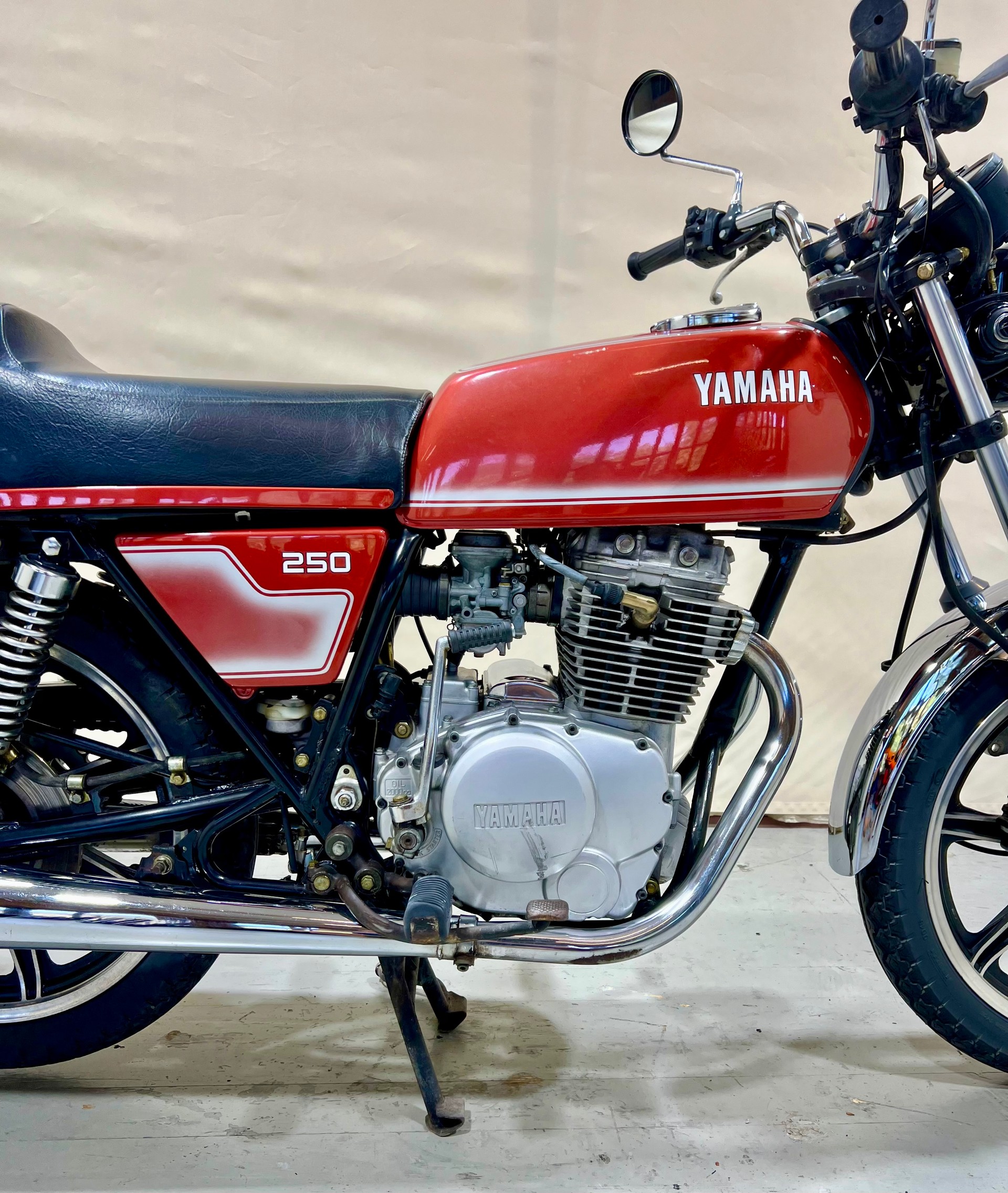YAMAHA 1 U 5-showroom-element-2