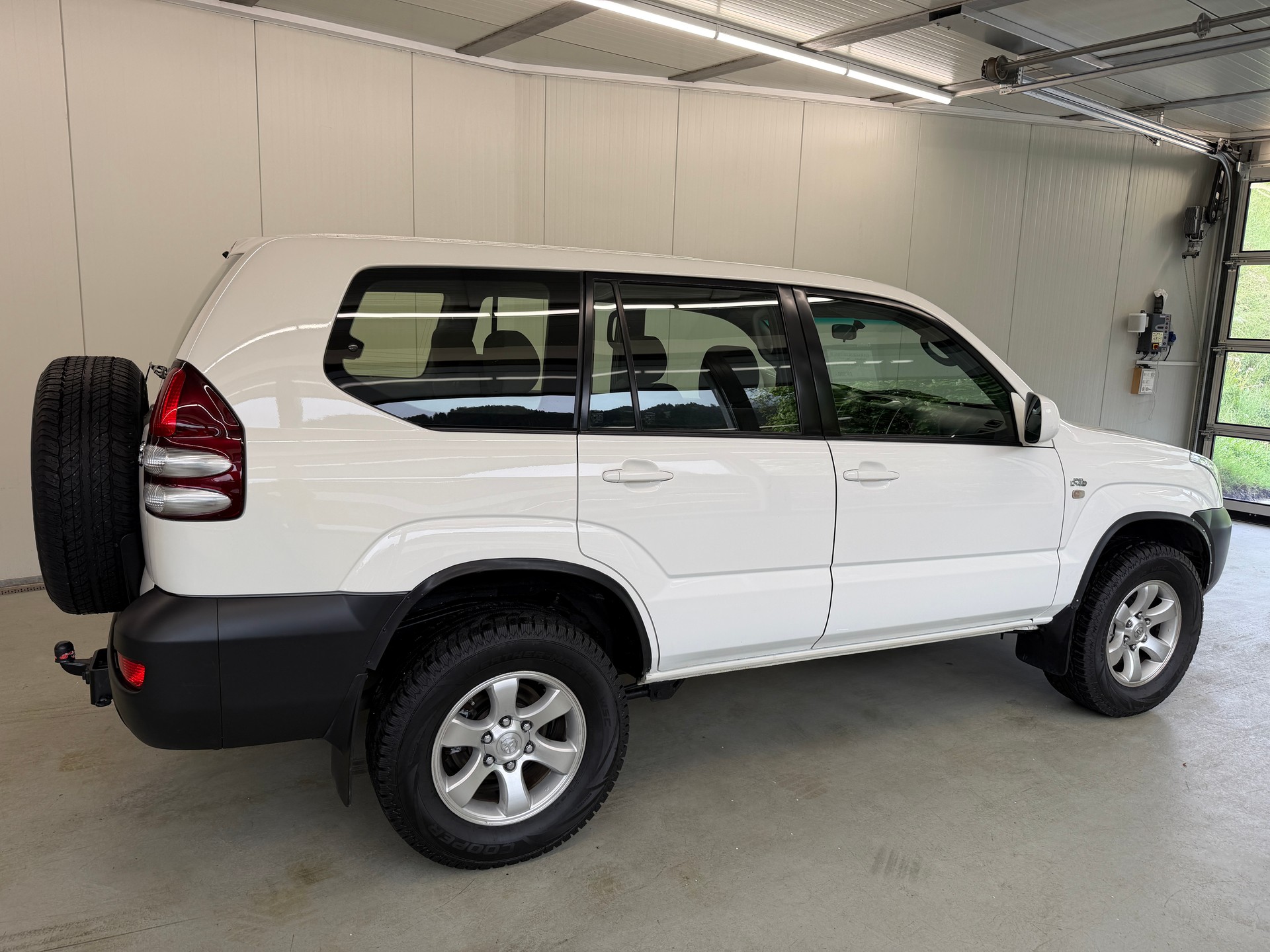 TOYOTA Land Cruiser 3.0 TD Linea Terra-showroom-element-2