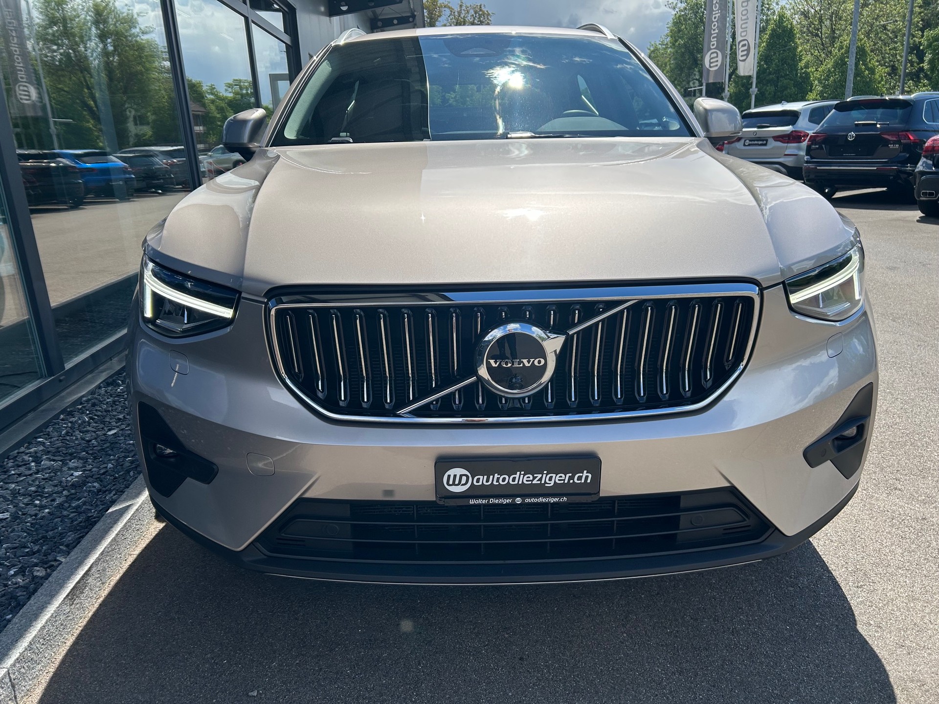 VOLVO XC40 B5 Benzin Mild Hybrid AWD Ultimate Bright Geartronic-image-1
