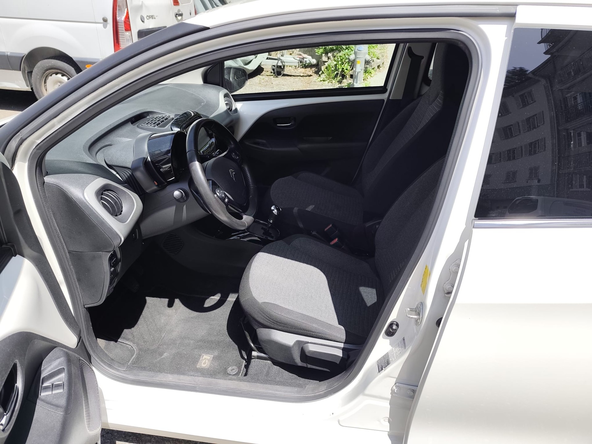 CITROEN C1 1.0 VTi ETG5 Feel-image-8