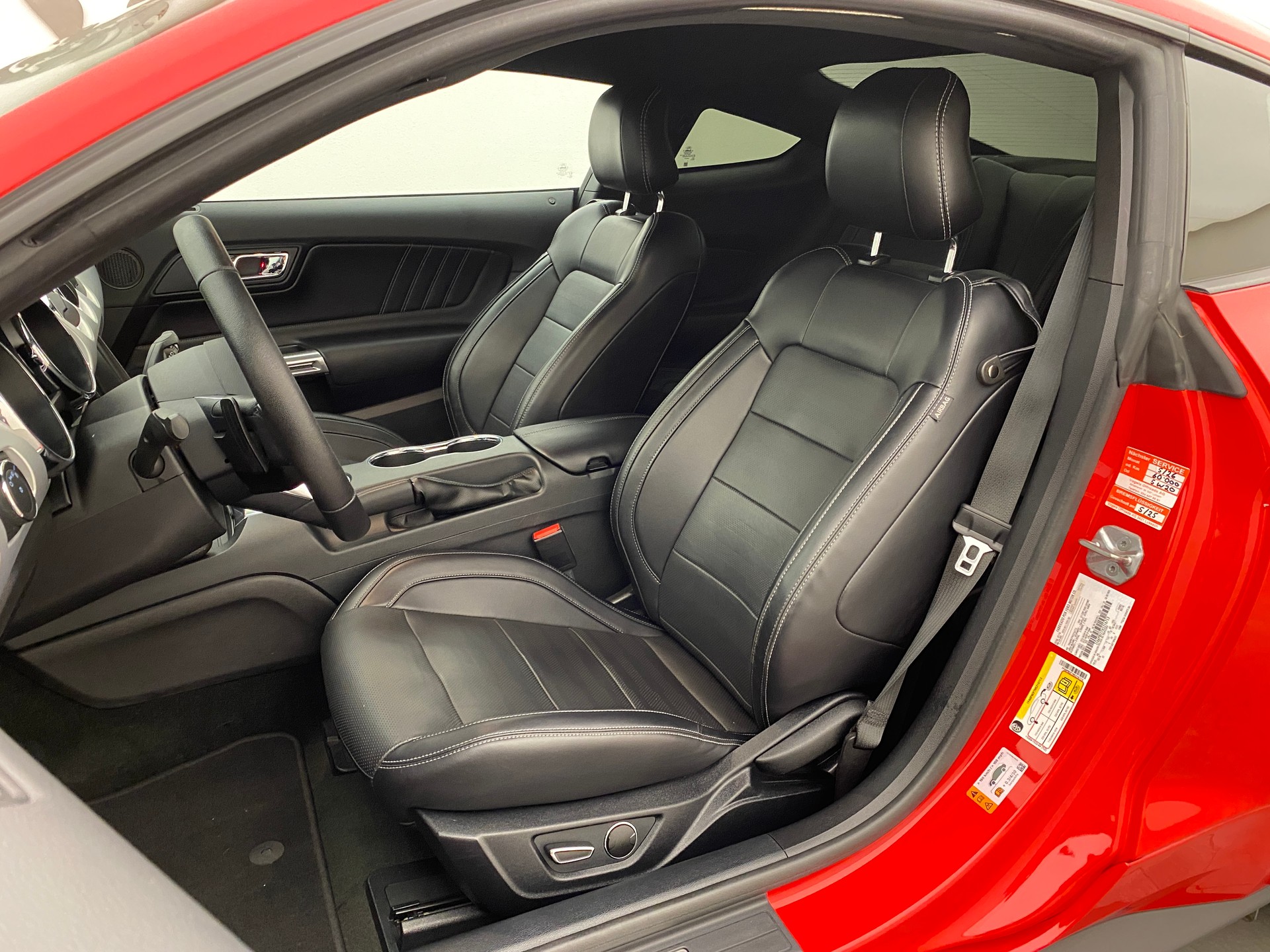 FORD Mustang Coupé 5.0 GT-image-8