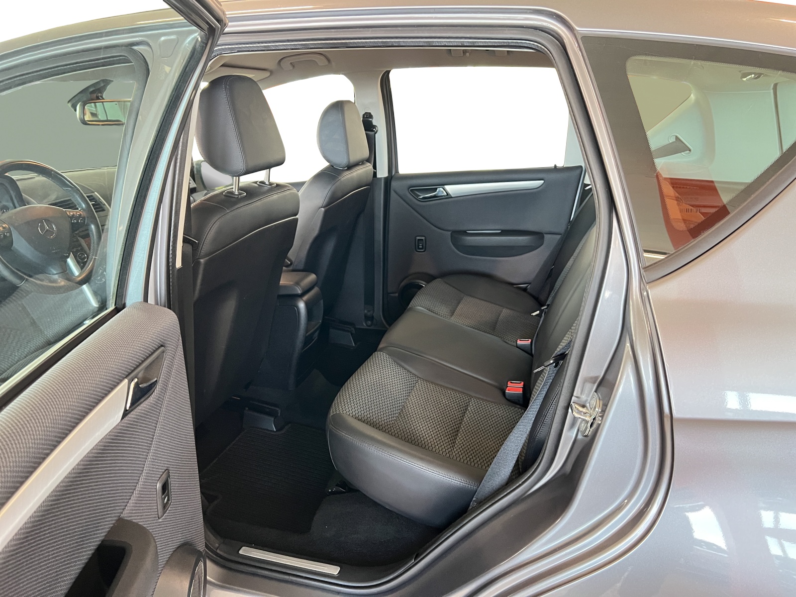 MERCEDES-BENZ A 180 (170) Avantgarde Autotronic-image-9