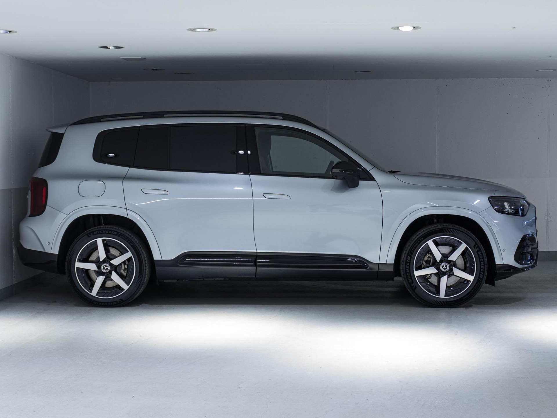 MERCEDES-BENZ GLB 350 4MATIC EQ-image-1