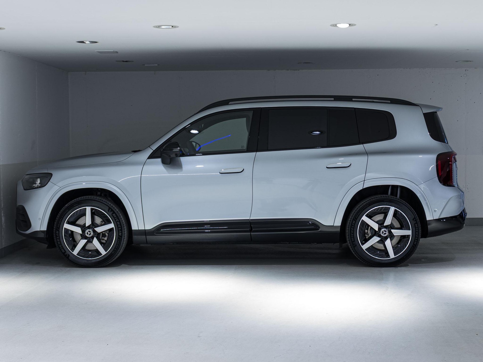 MERCEDES-BENZ GLB 350 4MATIC EQ-image-4
