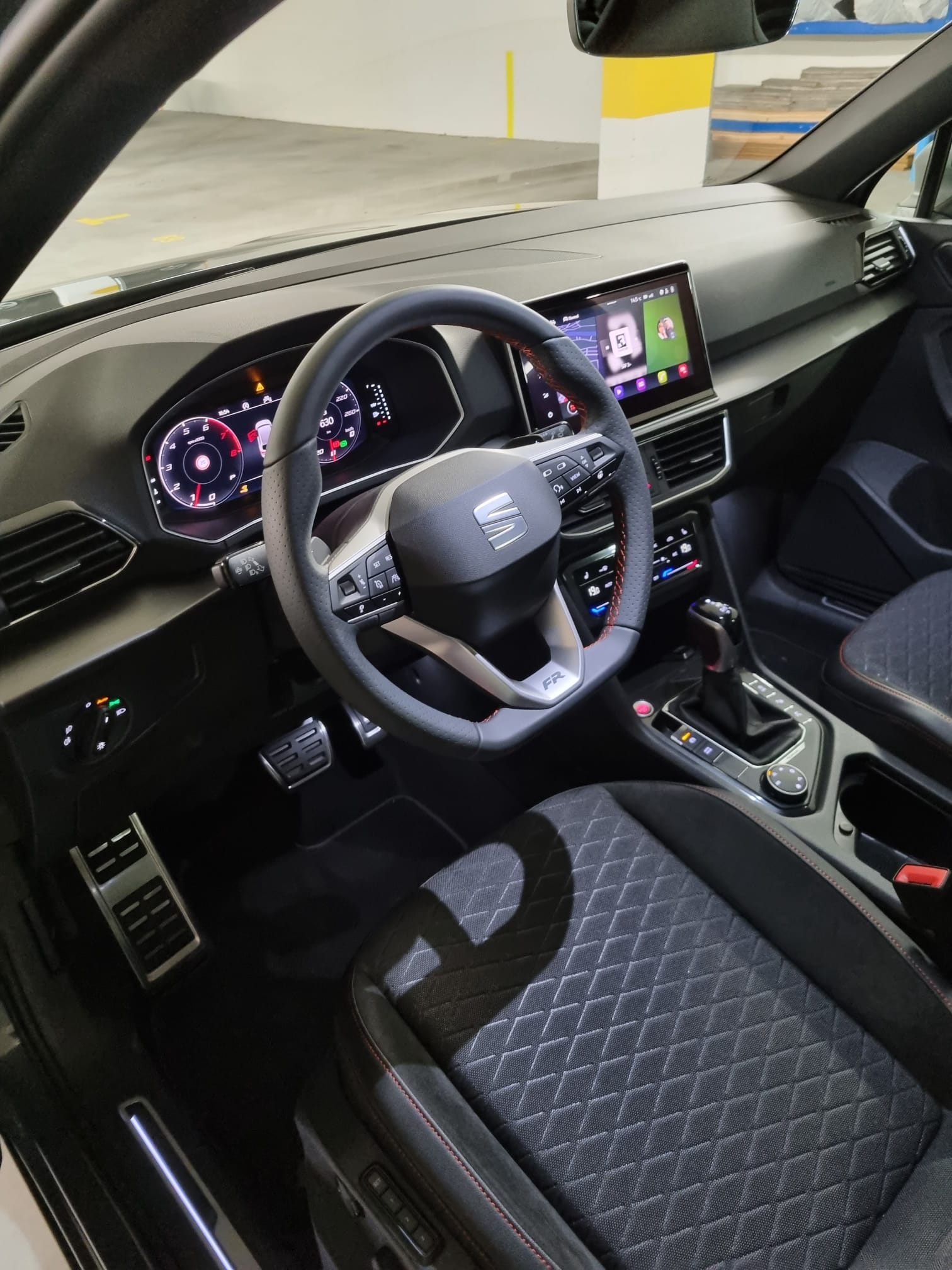SEAT 2.0 TSI Hola FR 4Drive DSG-image-1