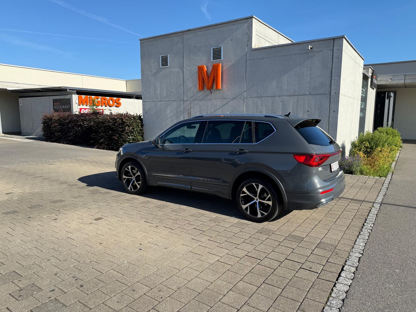 SEAT 2.0 TSI Hola FR 4Drive DSG-image-3