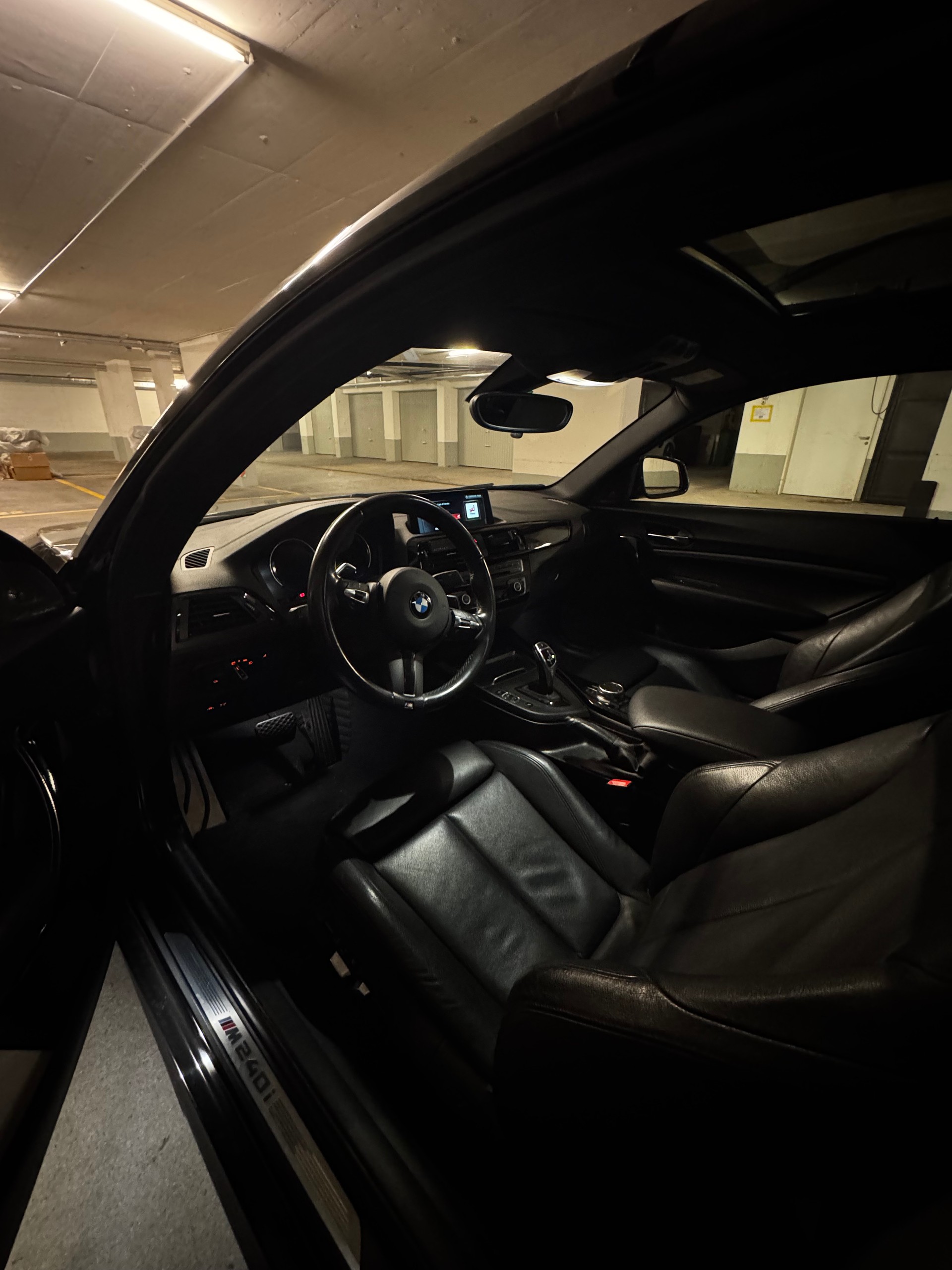 BMW M240i xDrive-image-5