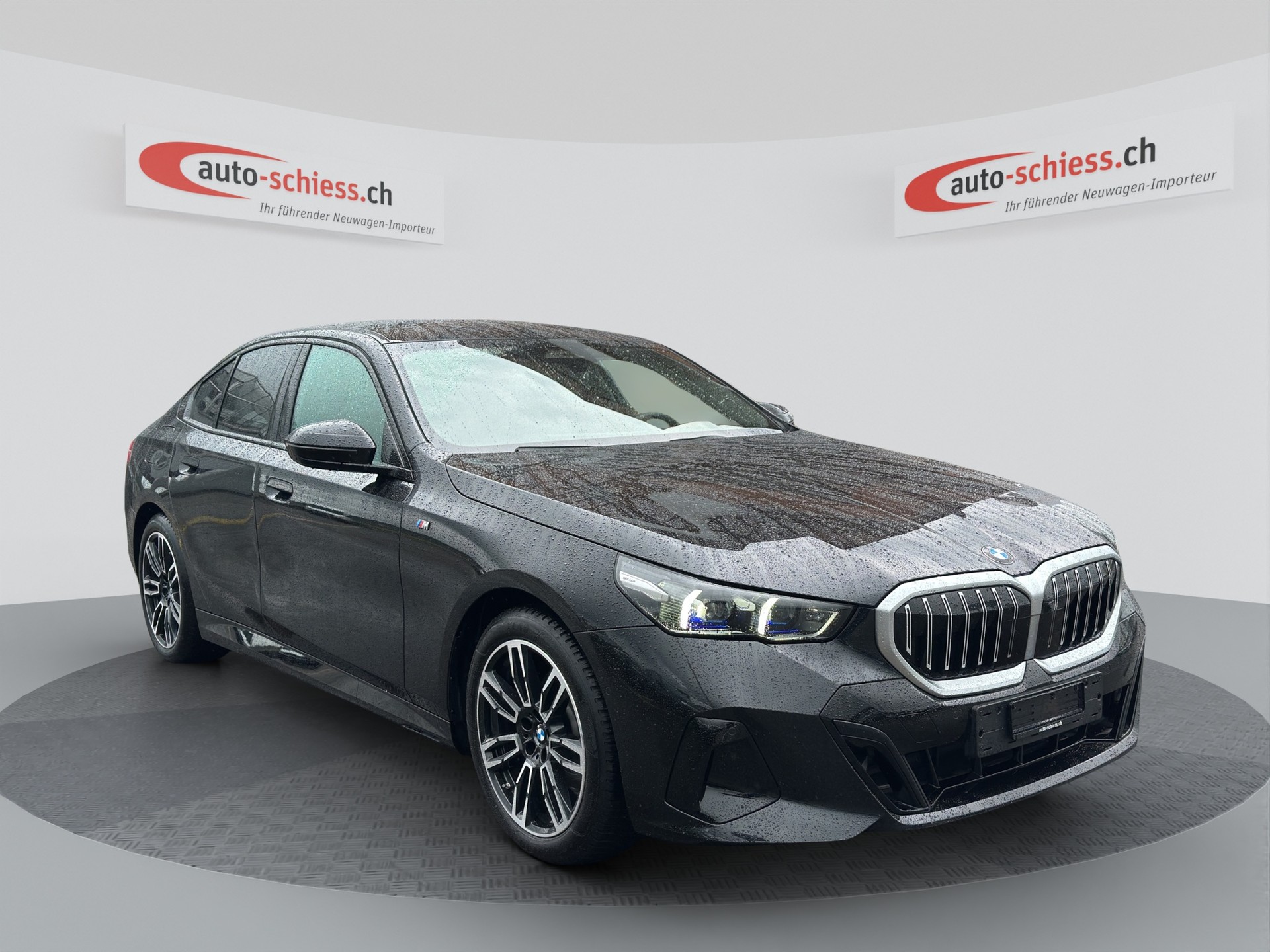 BMW 520i 48V M Sport Steptronic-image-0