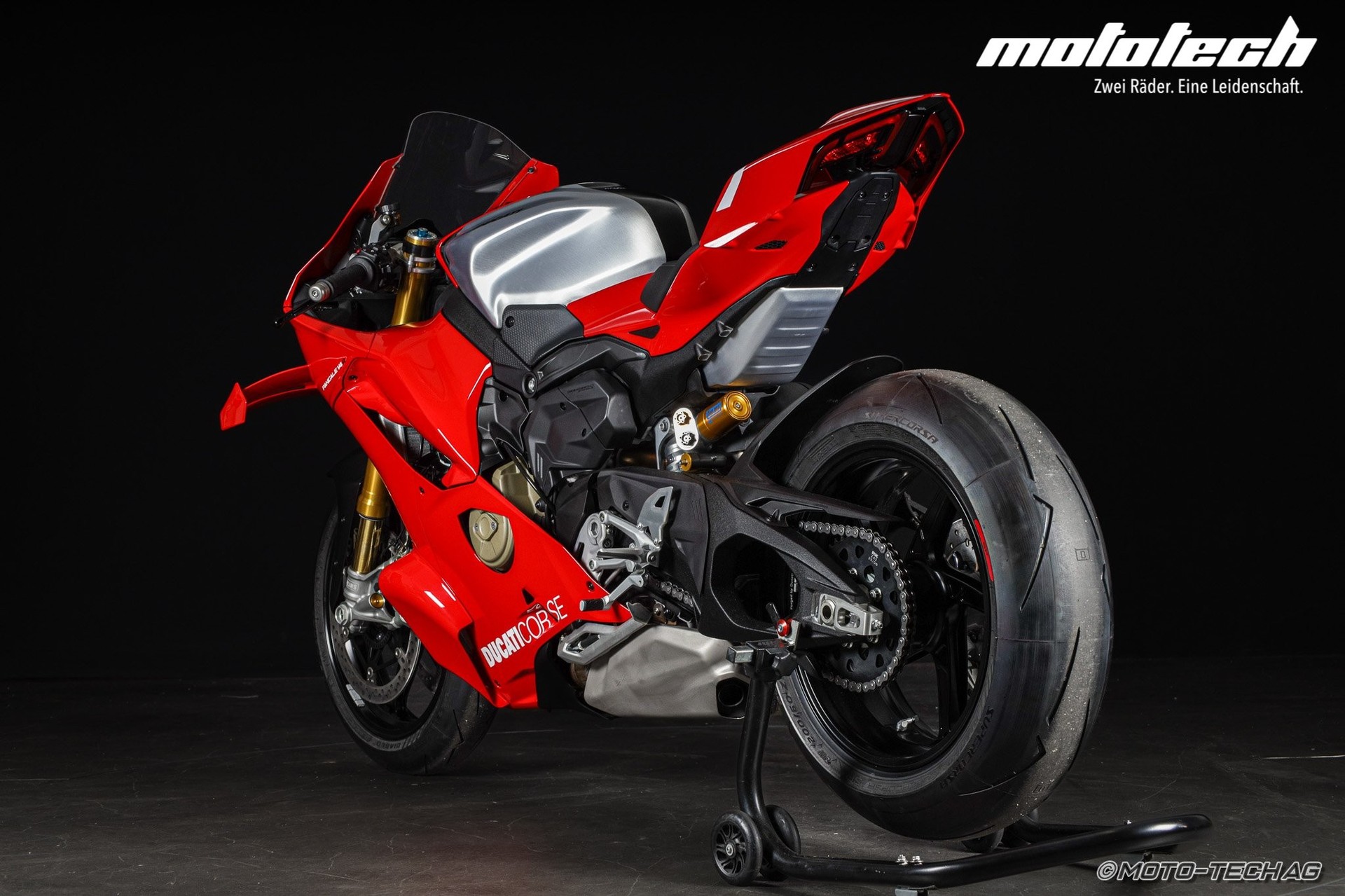 DUCATI Panigale V4 R-showroom-element-3