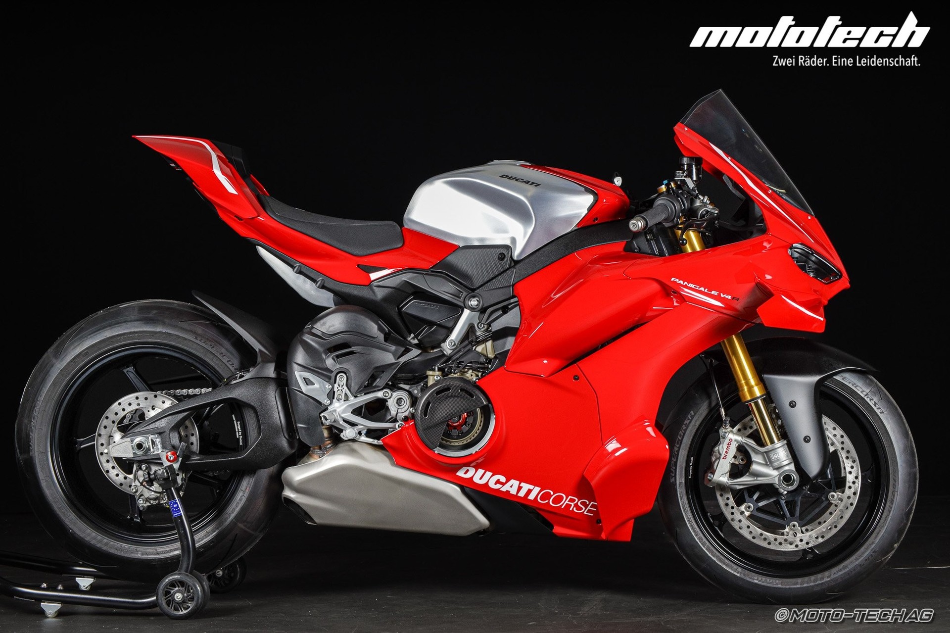 DUCATI Panigale V4 R-showroom-element-1