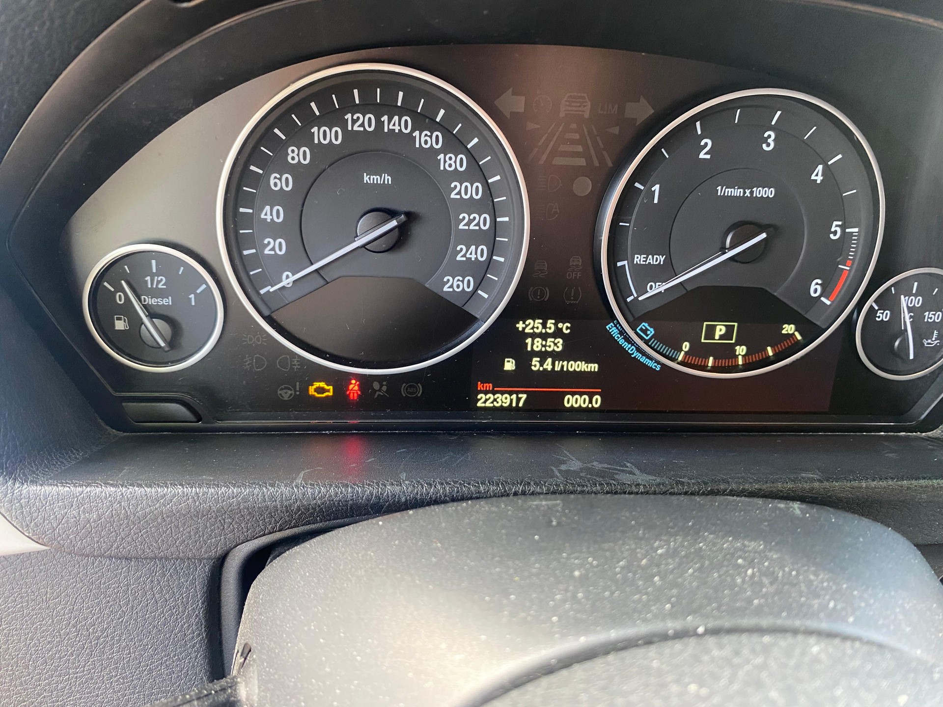 BMW 318d-image-3