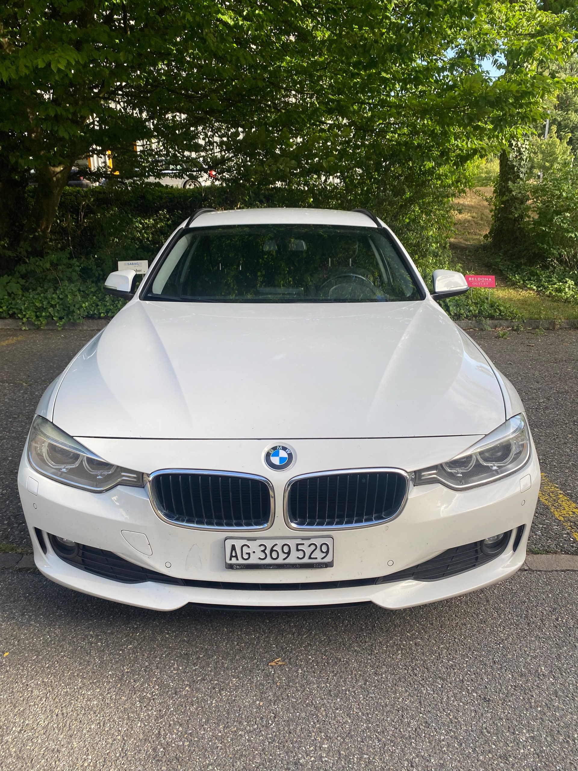 BMW 318d-image-0