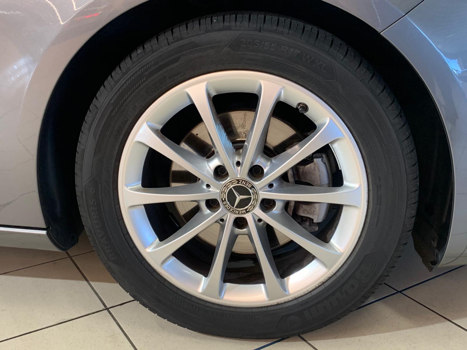 MERCEDES-BENZ A 180 d Progressive 8G-DCT-image-4