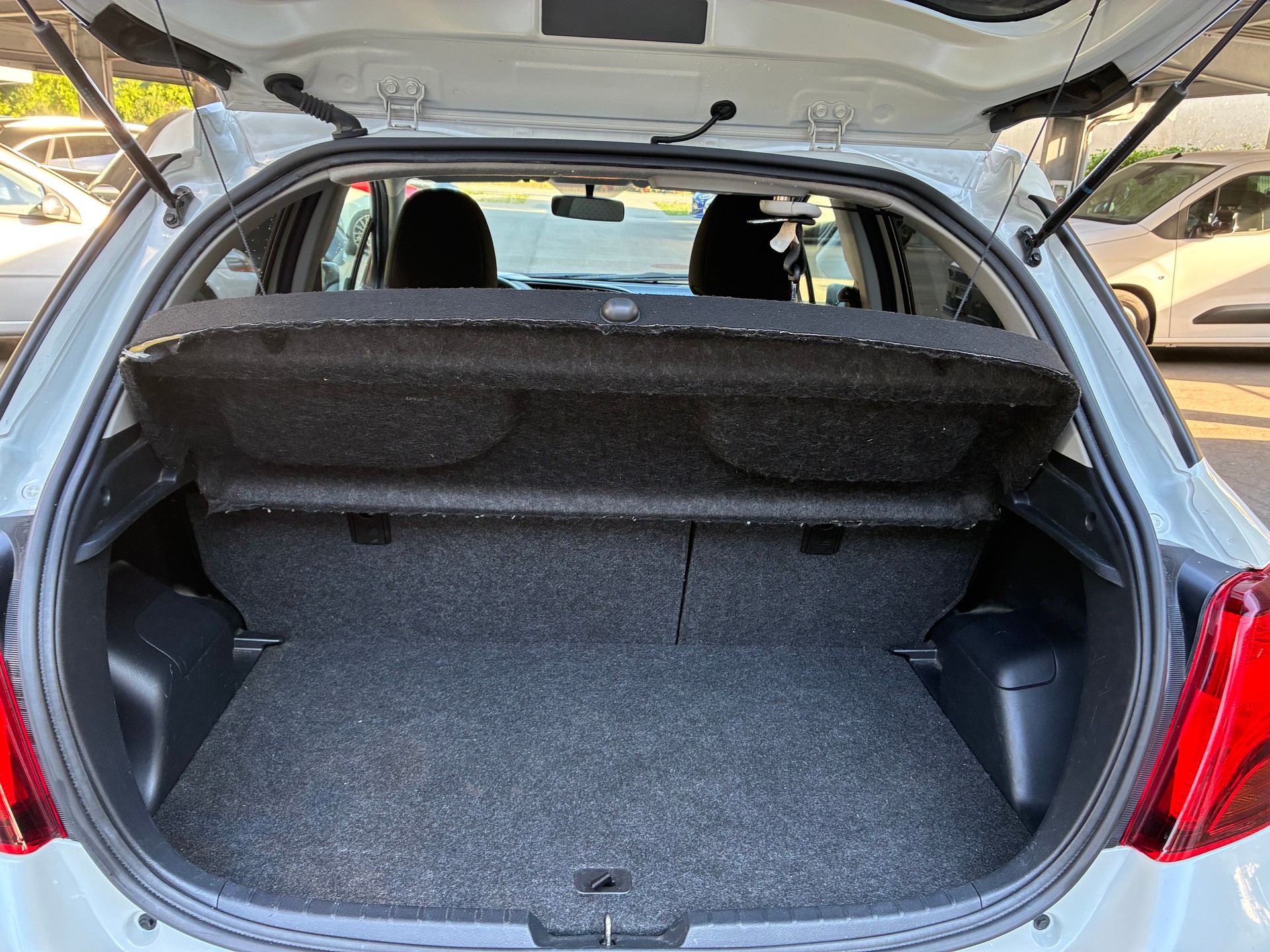TOYOTA Yaris 1.33 Trend-image-4