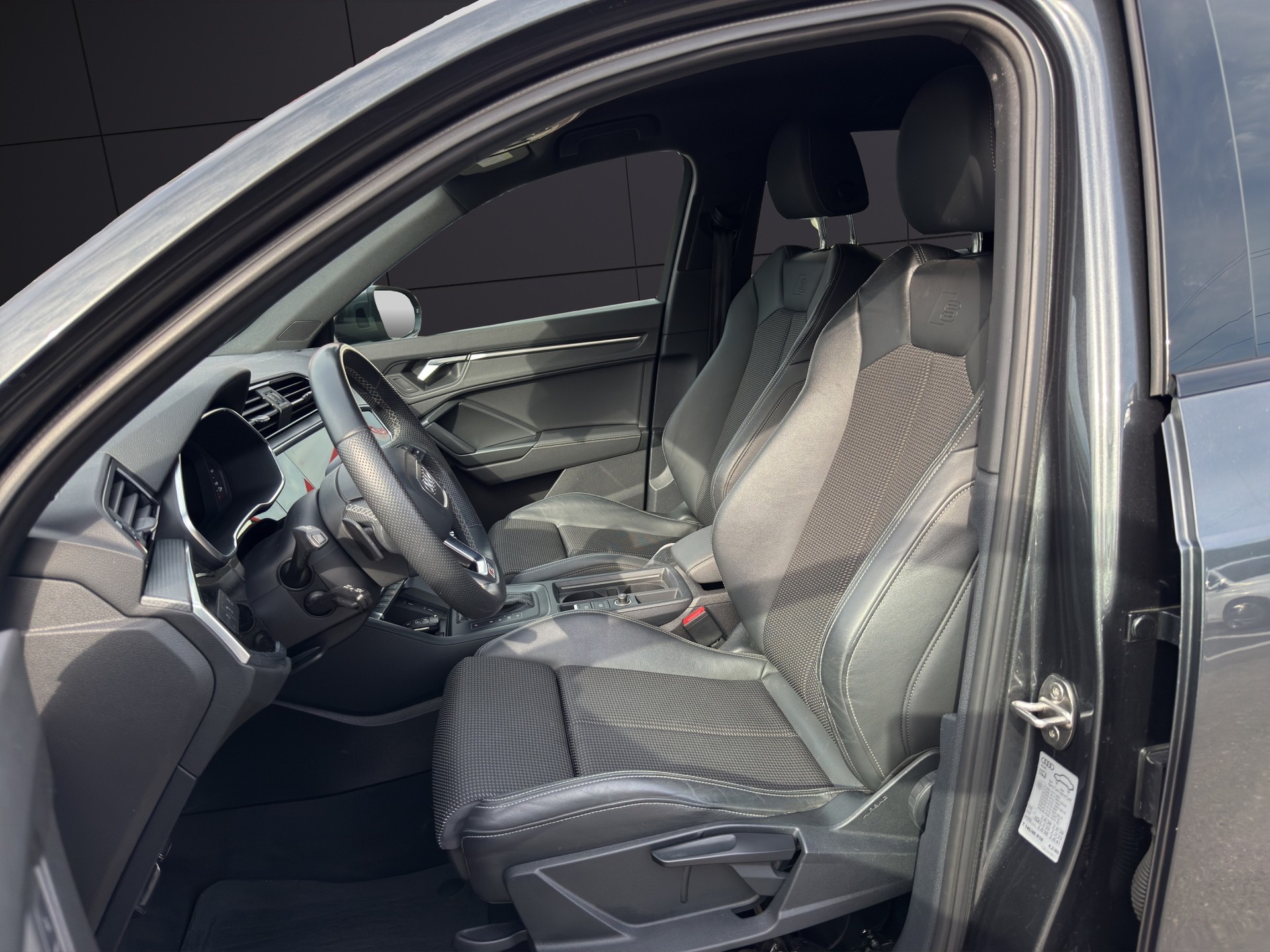 AUDI Q3 Sportback 35 TFSI S line Attraction S-tronic-image-14