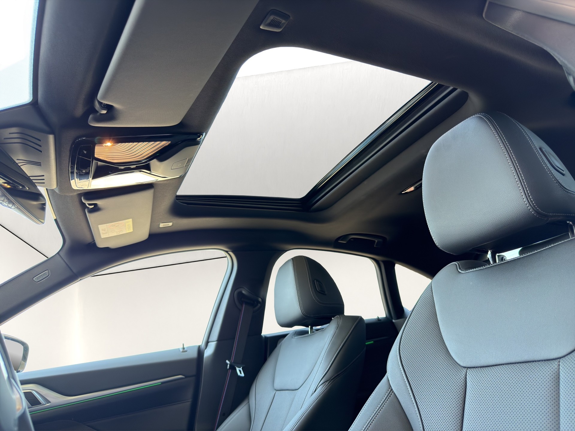 BMW i4 M60 M Sport Pro-image-16
