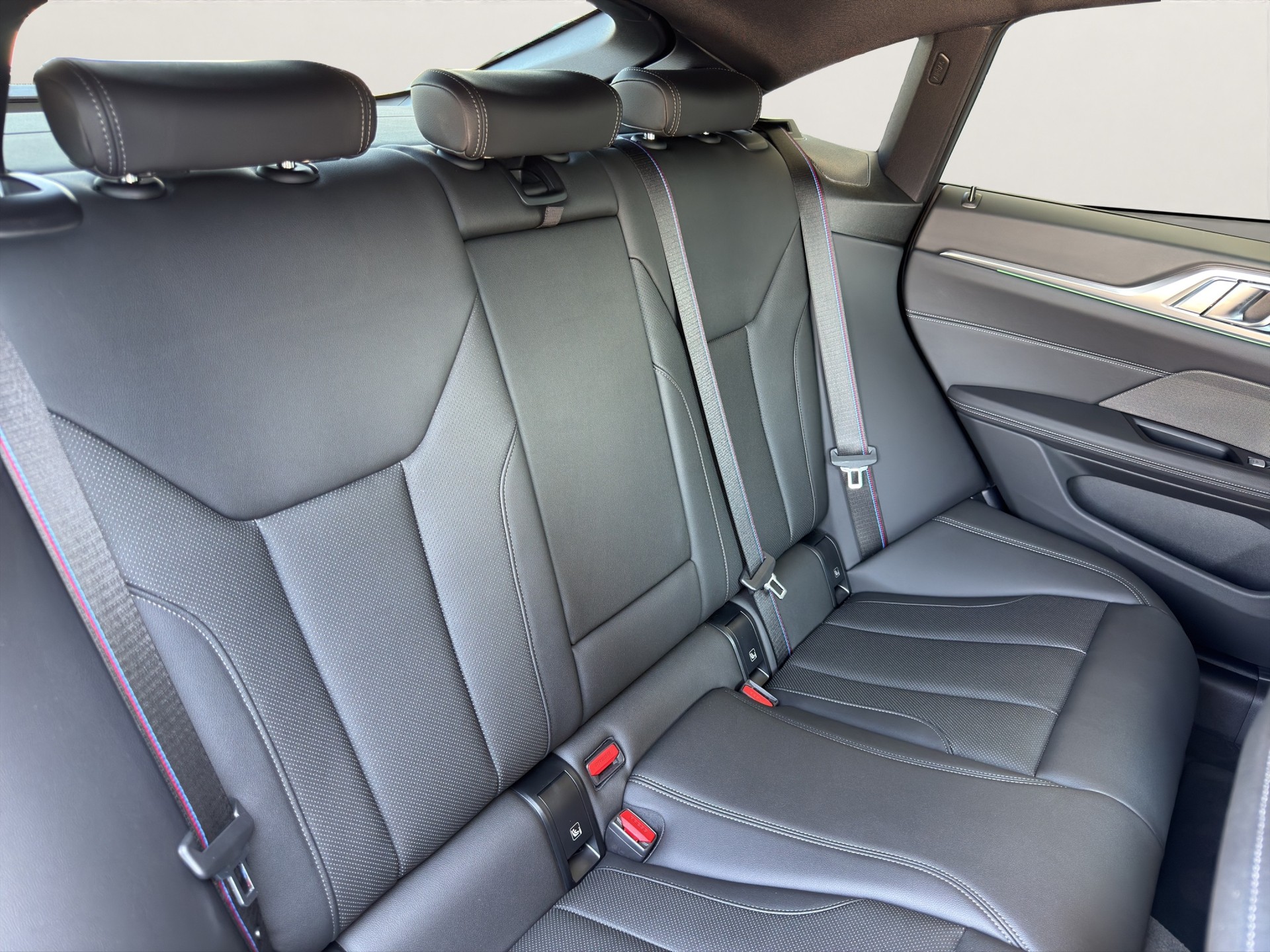 BMW i4 M60 M Sport Pro-image-19