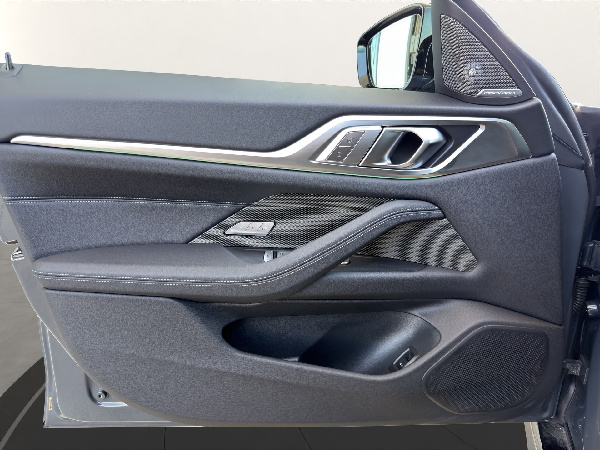 BMW i4 M60 M Sport Pro-image-17