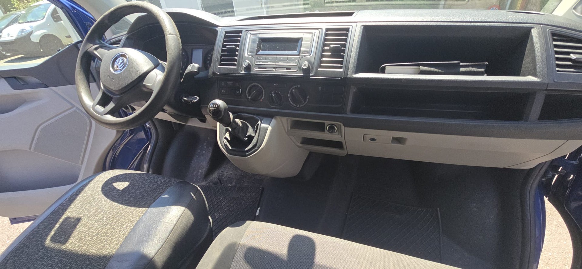 VW T6 2.0 Bi-TDI 4Motion-image-8