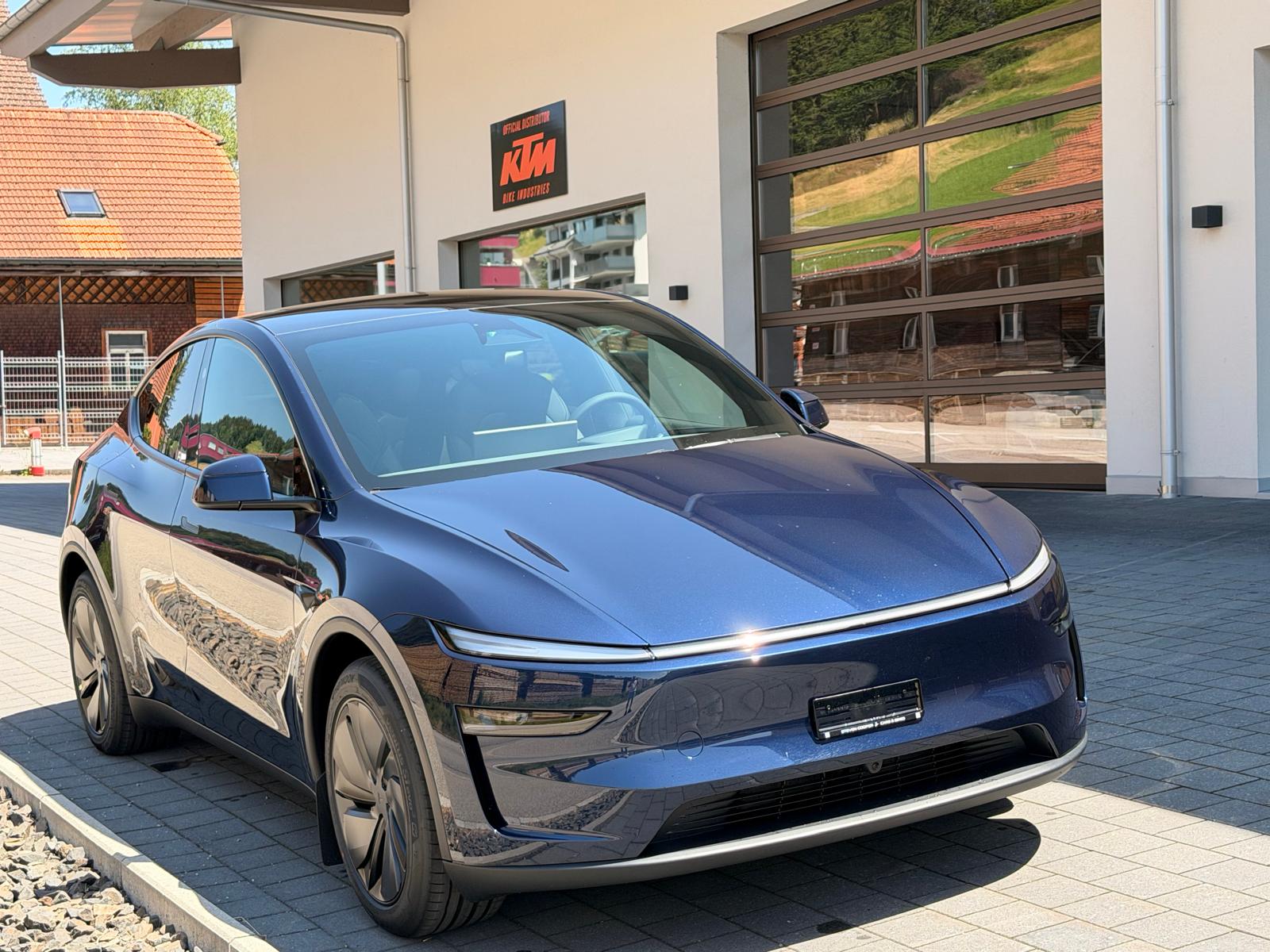 TESLA Model Y Long Range AWD-image-20
