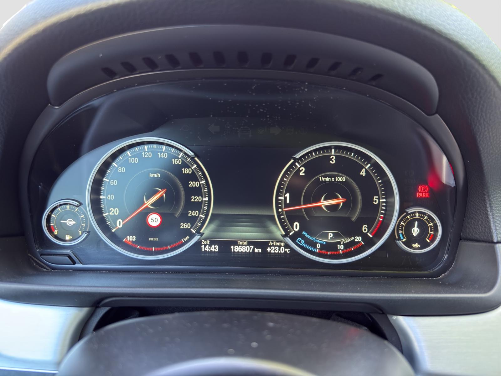 BMW M550d xDrive Steptronic-image-19