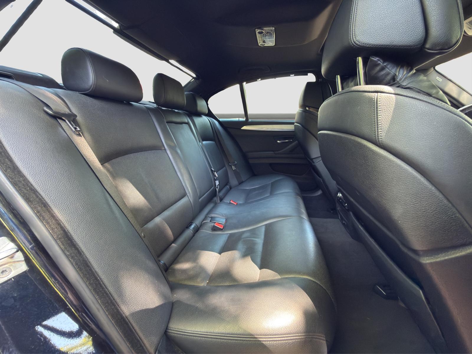 BMW M550d xDrive Steptronic-image-30