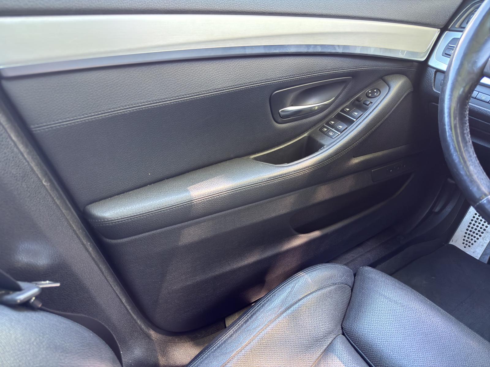 BMW M550d xDrive Steptronic-image-13
