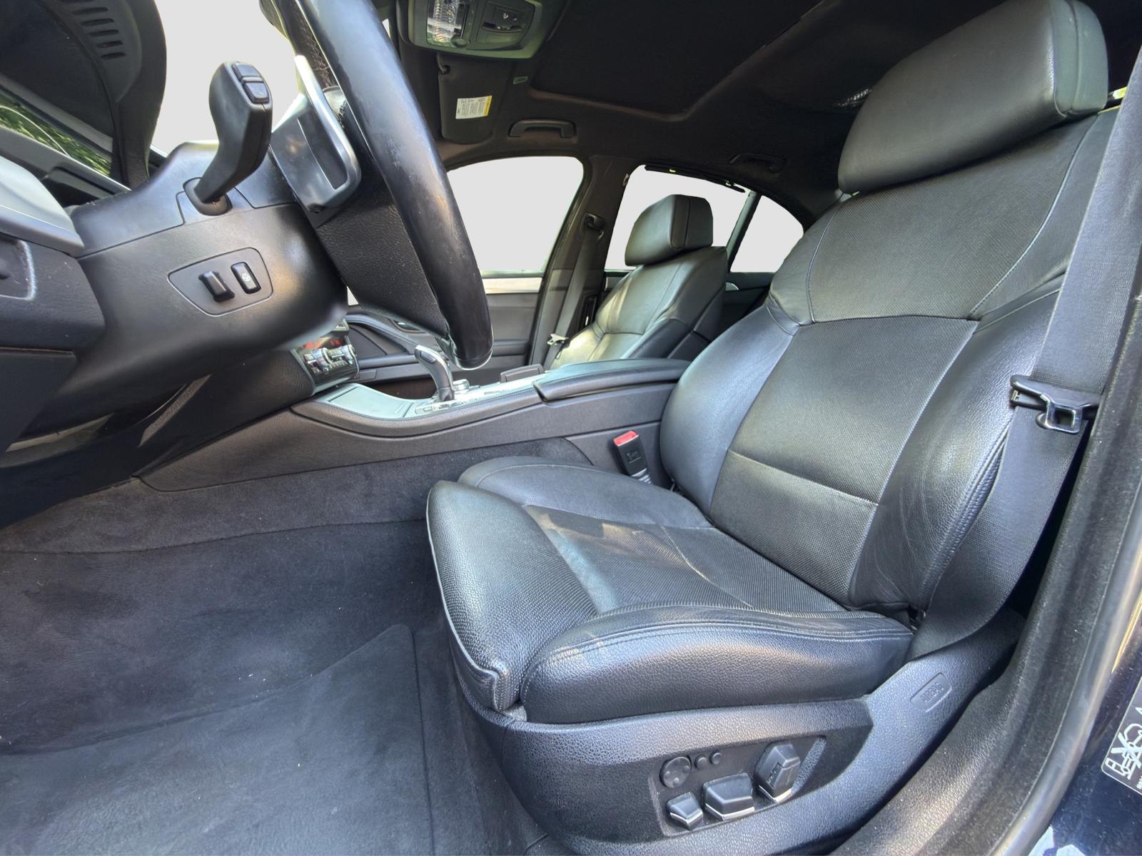 BMW M550d xDrive Steptronic-image-12