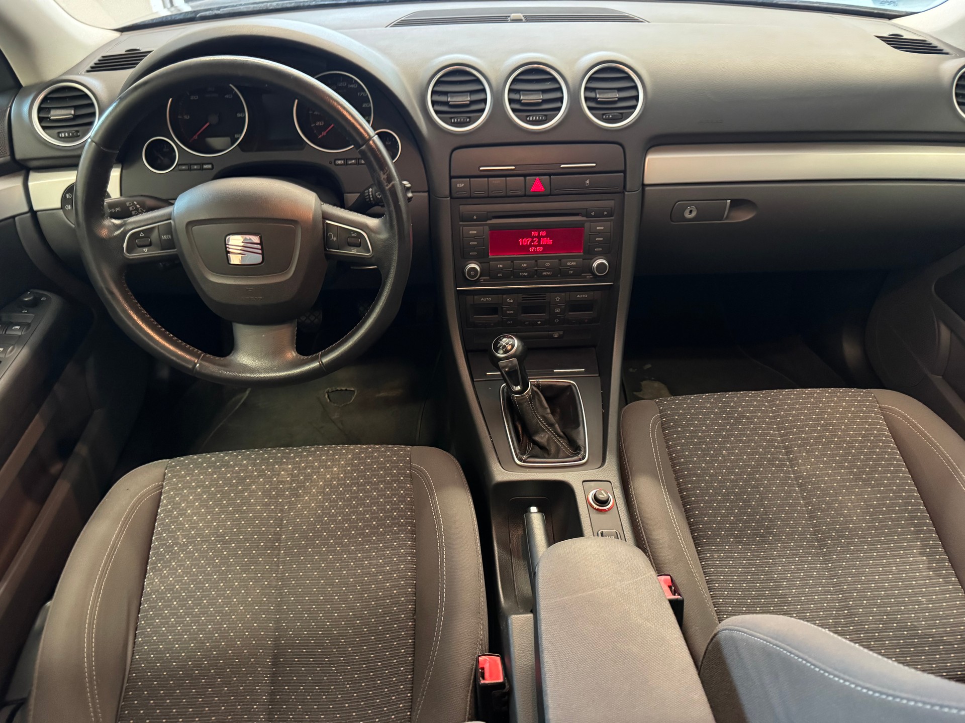 SEAT Exeo ST 2.0 TDI Sport-image-8