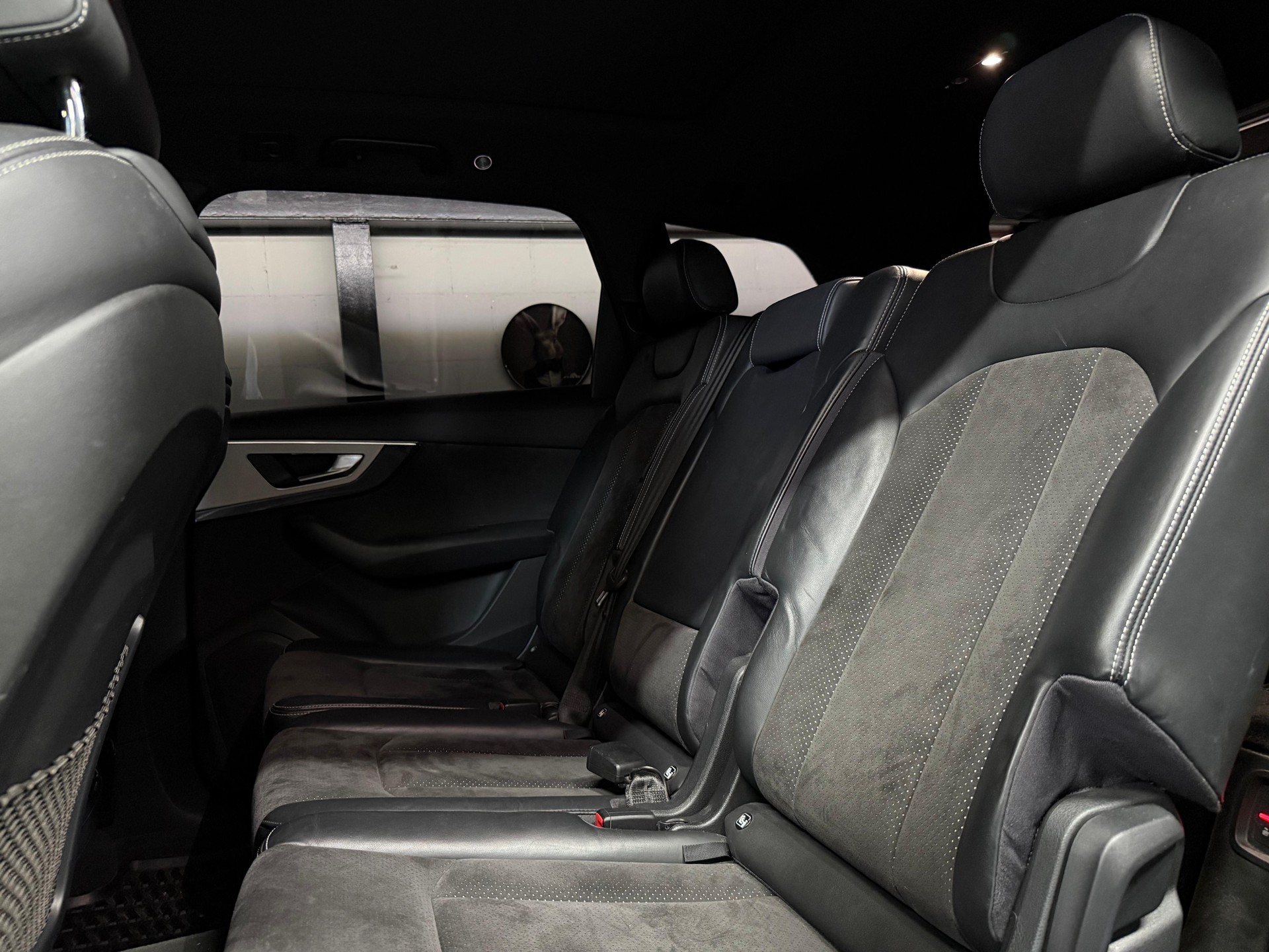 AUDI Q7 3.0 TDI S-Line quattro tiptronic / 7 Plätze / Anhängerkupplung /-image-11