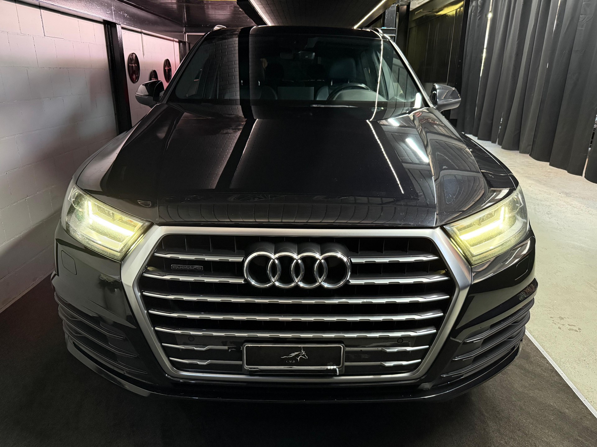 AUDI Q7 3.0 TDI S-Line quattro tiptronic / 7 Plätze / Anhängerkupplung /-image-10