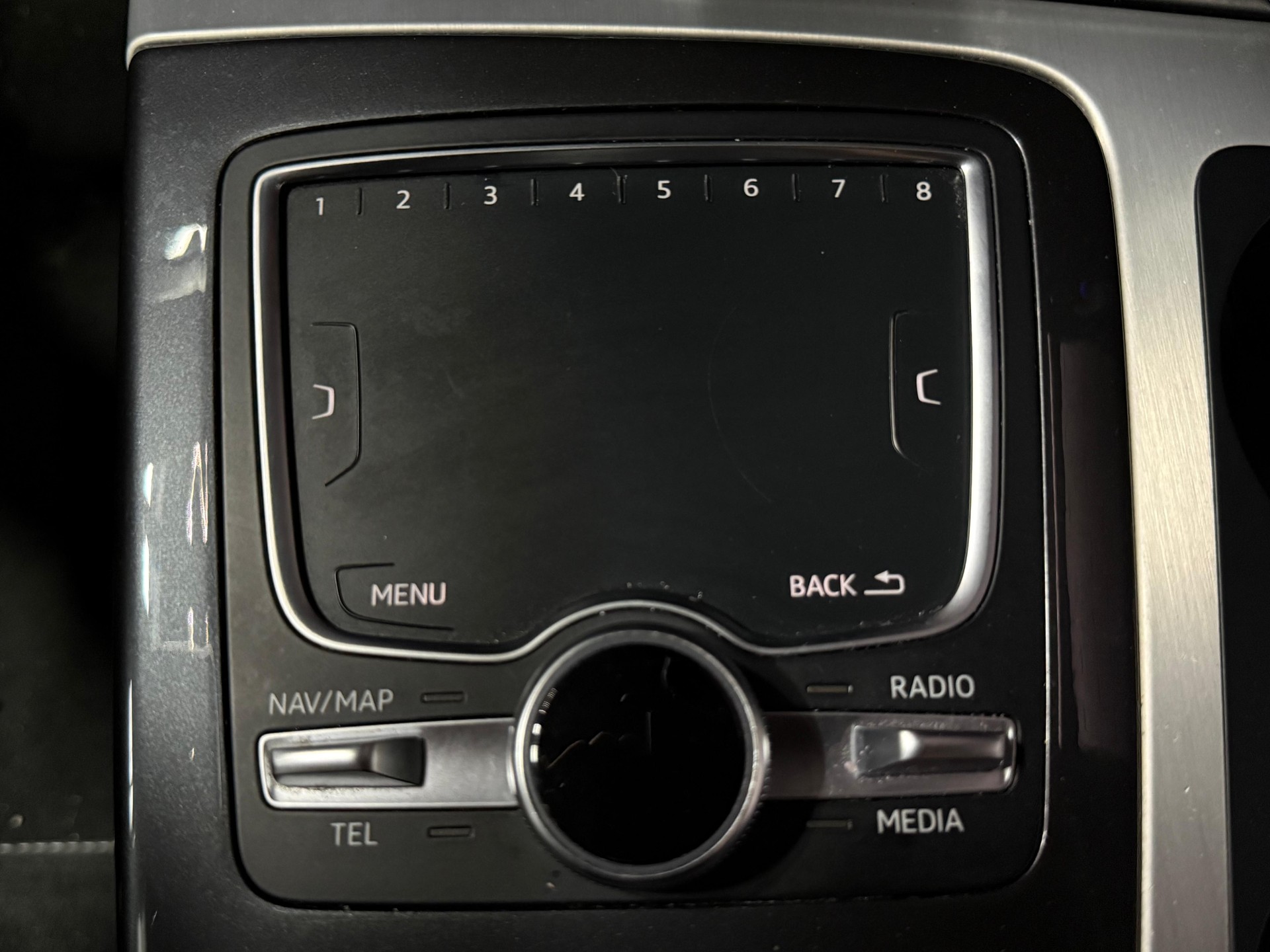 AUDI Q7 3.0 TDI S-Line quattro tiptronic / 7 Plätze / Anhängerkupplung /-image-18