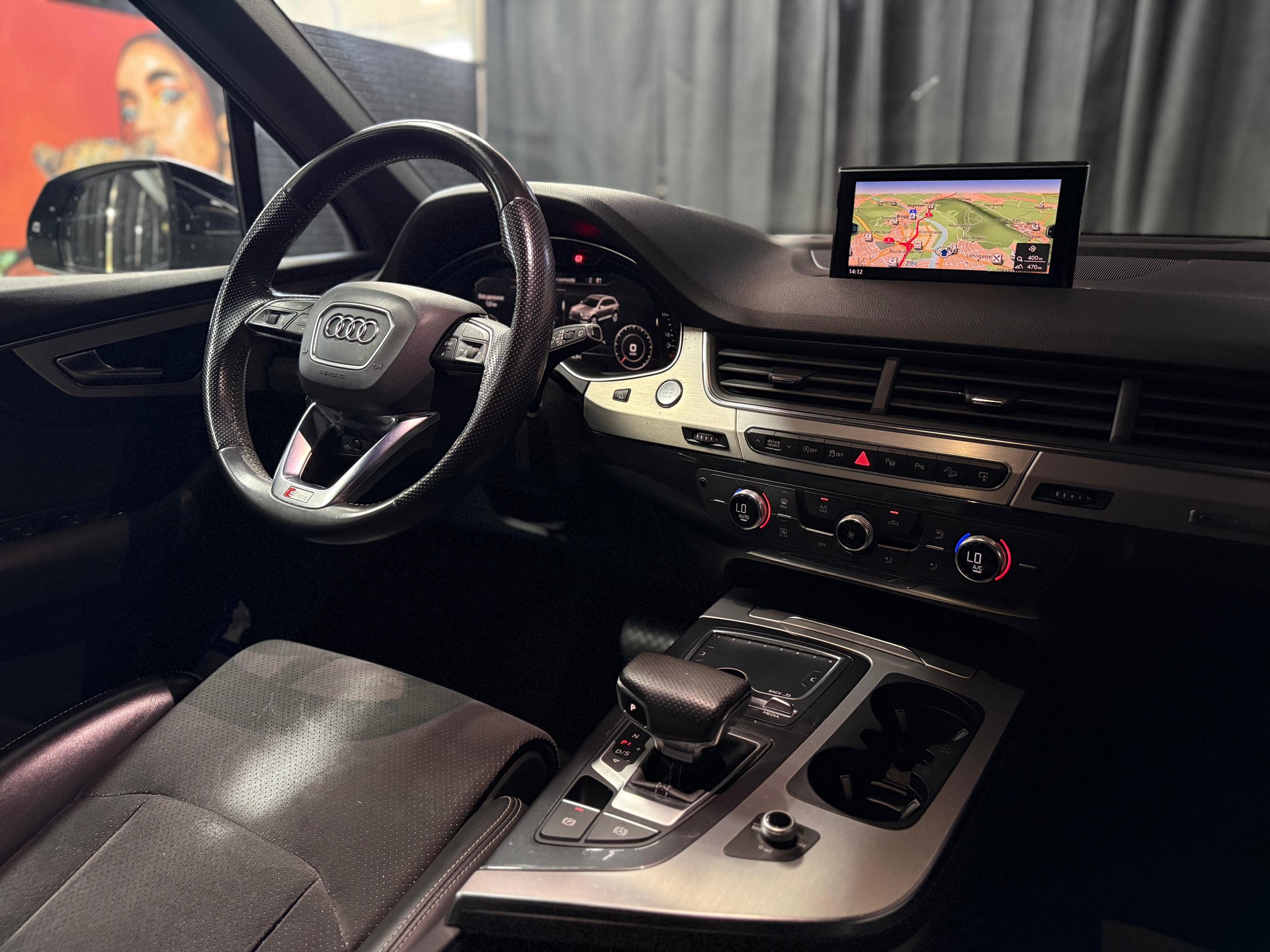 AUDI Q7 3.0 TDI S-Line quattro tiptronic / 7 Plätze / Anhängerkupplung /-image-26
