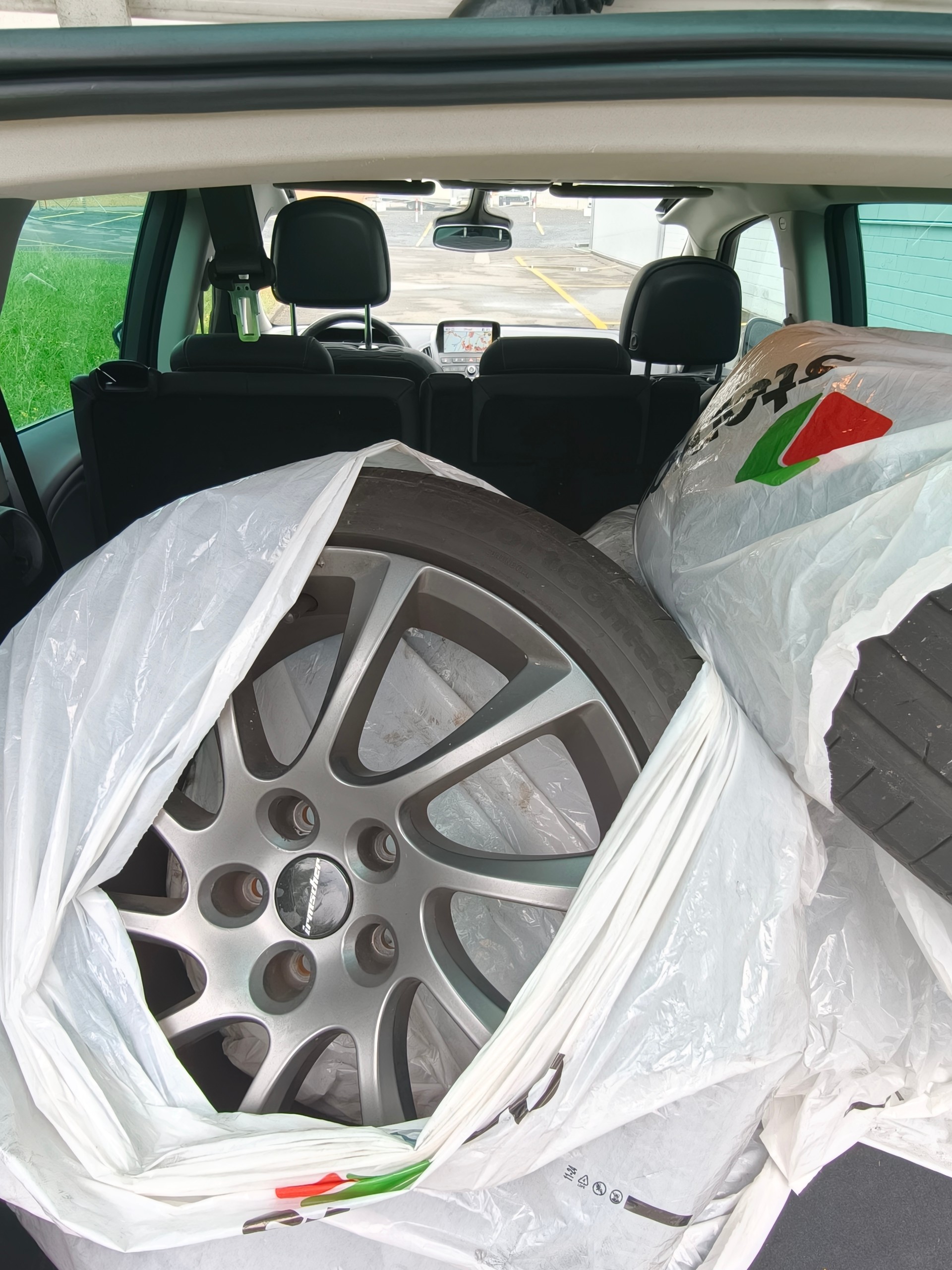 OPEL Zafira Tourer 1.6i 16V CNG Turbo Cosmo-image-14