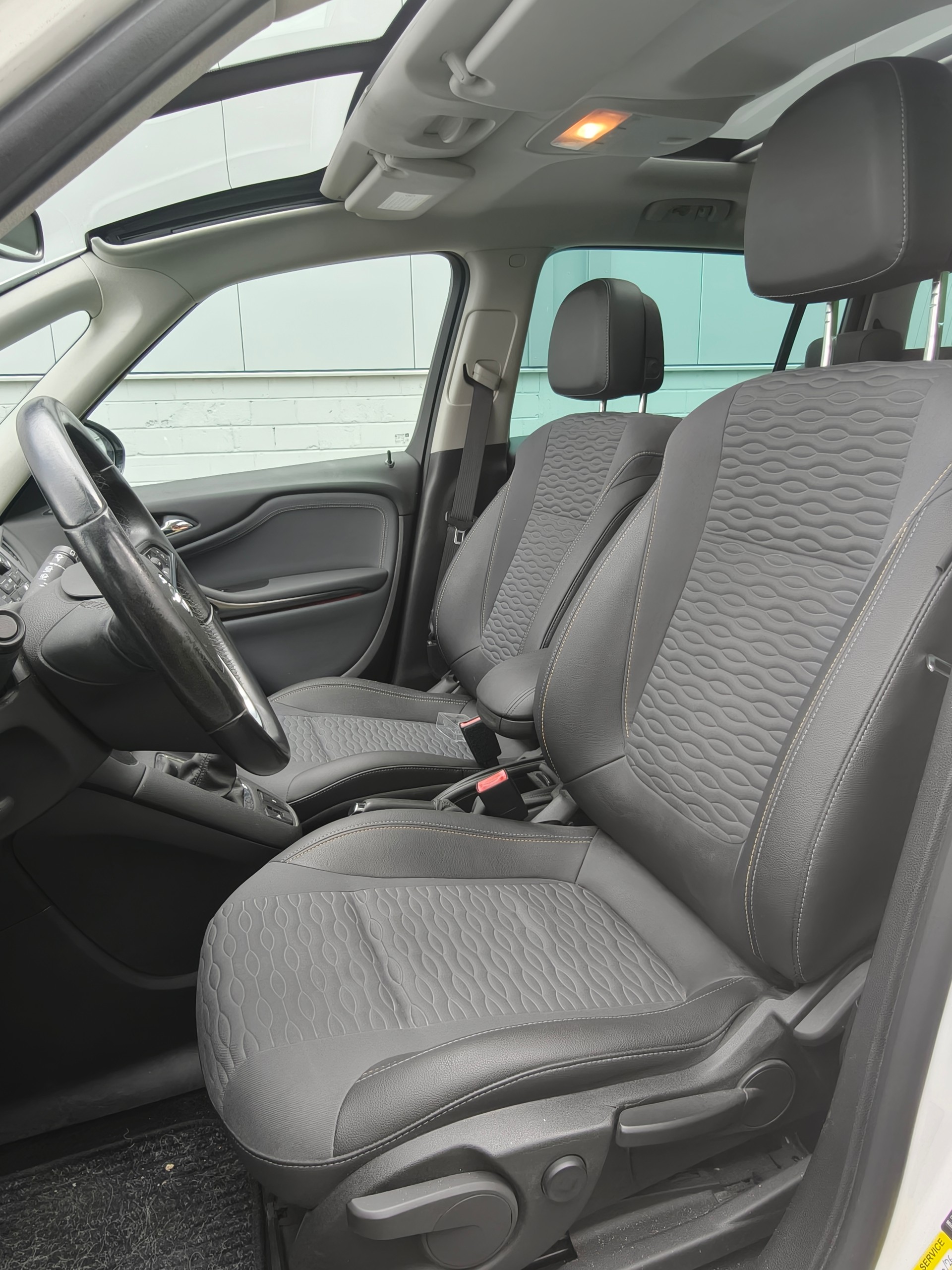 OPEL Zafira Tourer 1.6i 16V CNG Turbo Cosmo-image-9