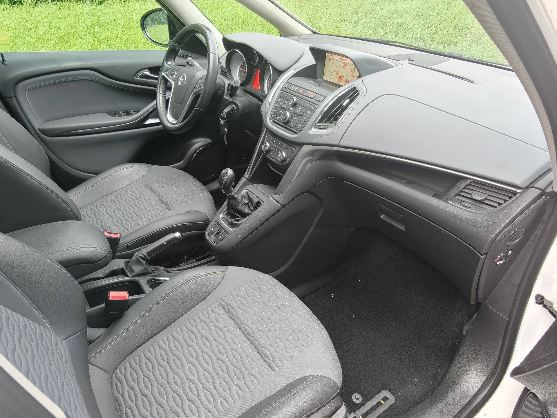 OPEL Zafira Tourer 1.6i 16V CNG Turbo Cosmo-image-8