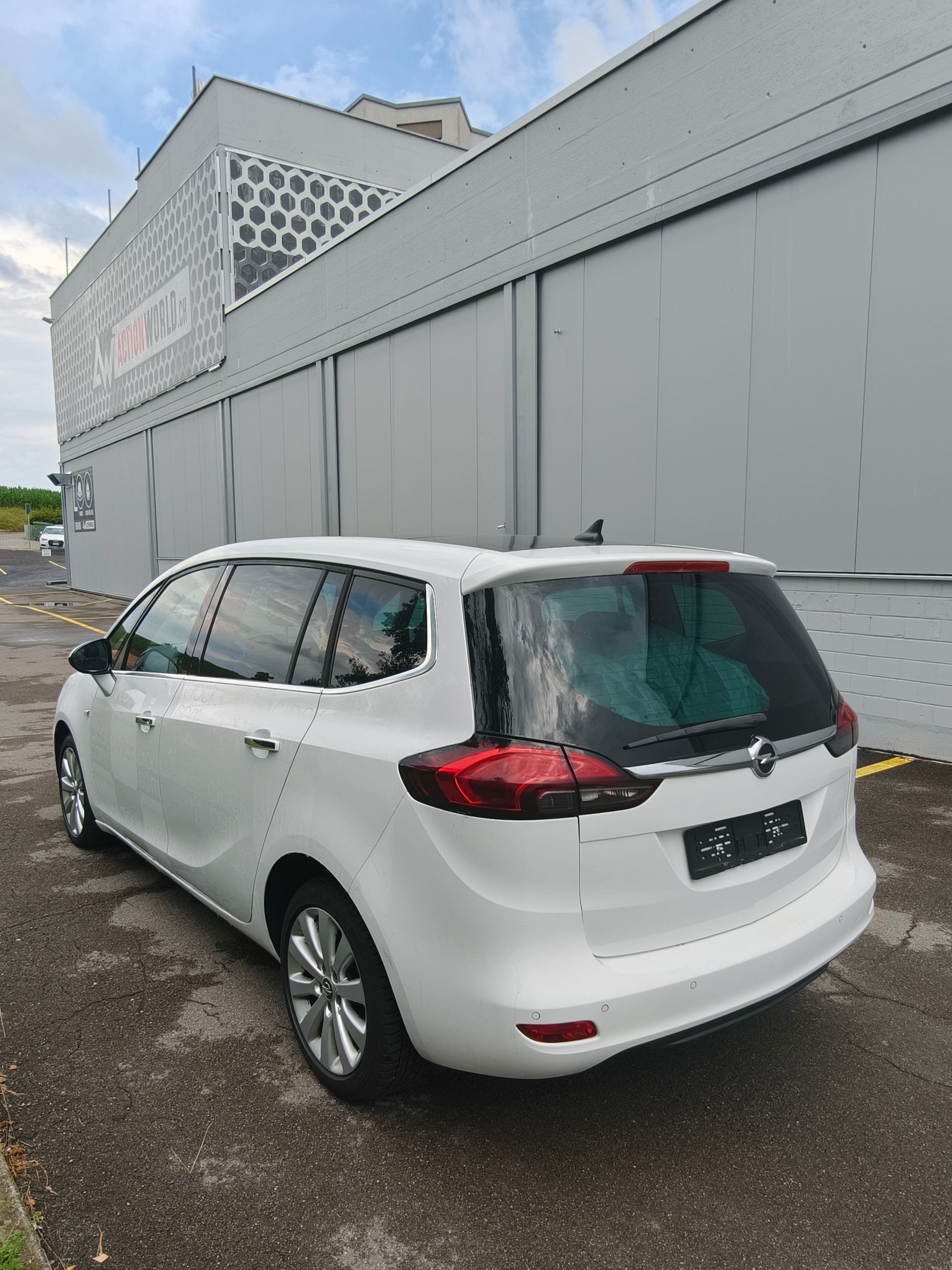 OPEL Zafira Tourer 1.6i 16V CNG Turbo Cosmo-image-4