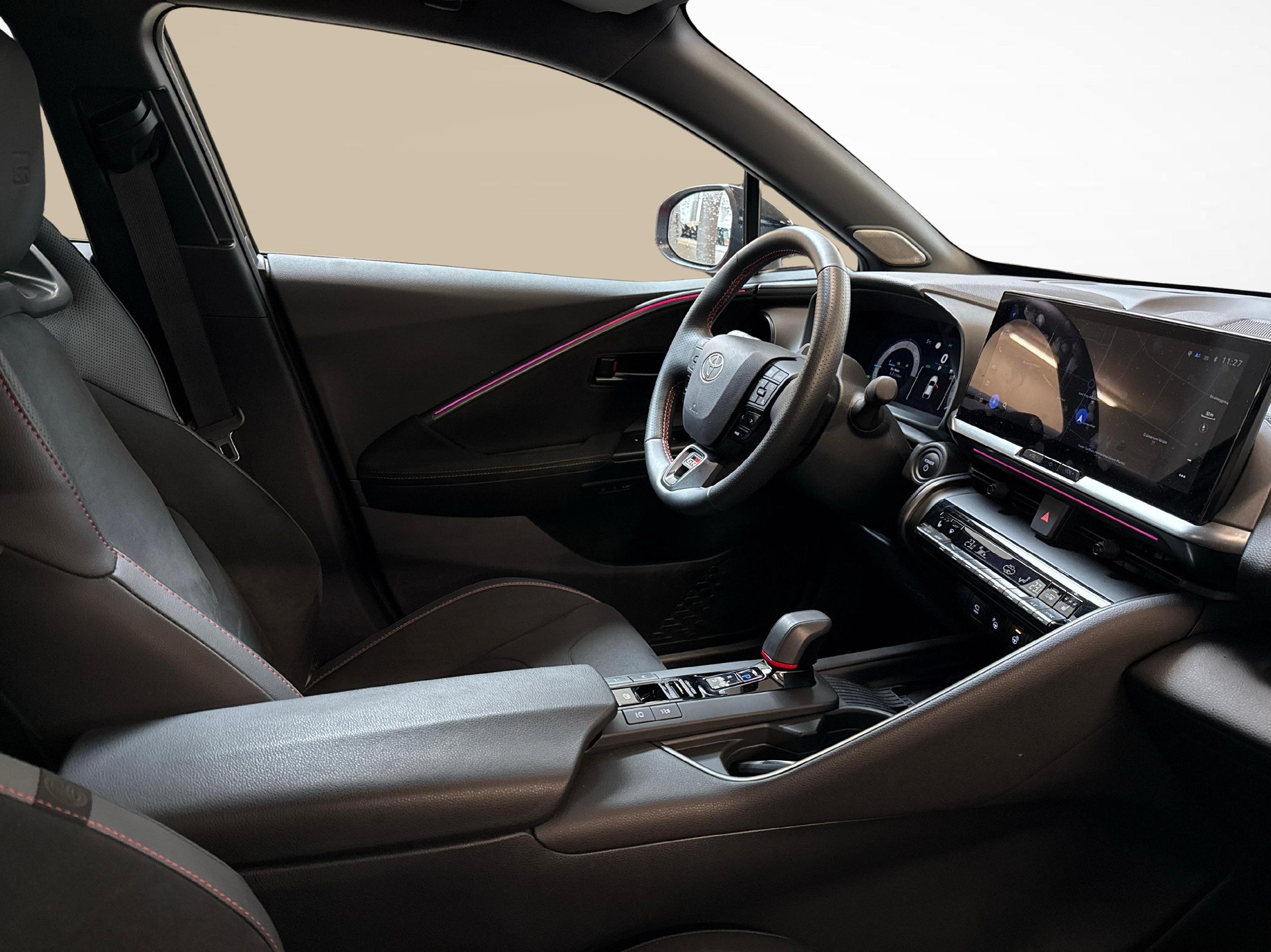 TOYOTA C-HR 2.0 PHEV GR Sport Premiere-image-9