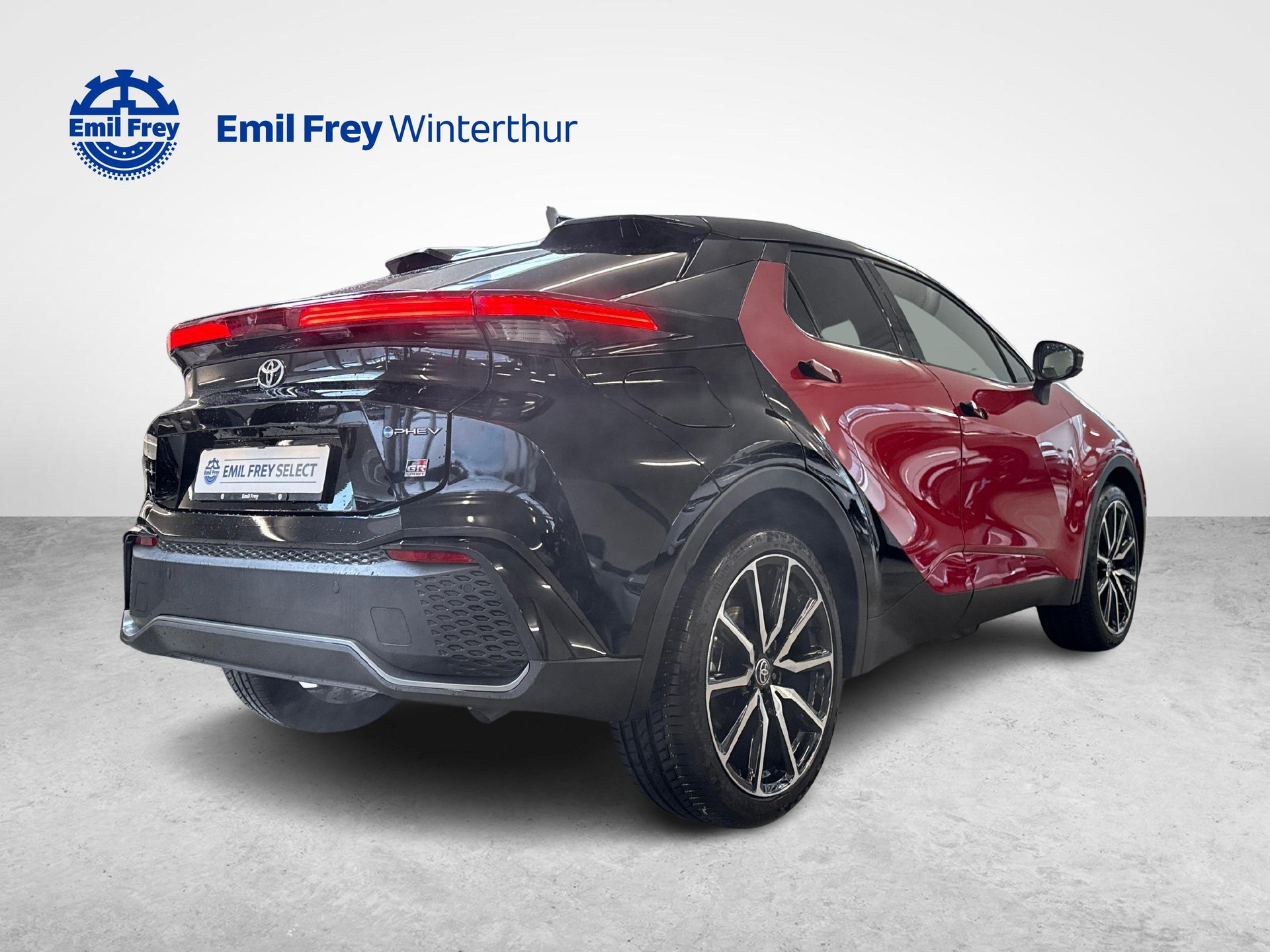 TOYOTA C-HR 2.0 PHEV GR Sport Premiere-image-4