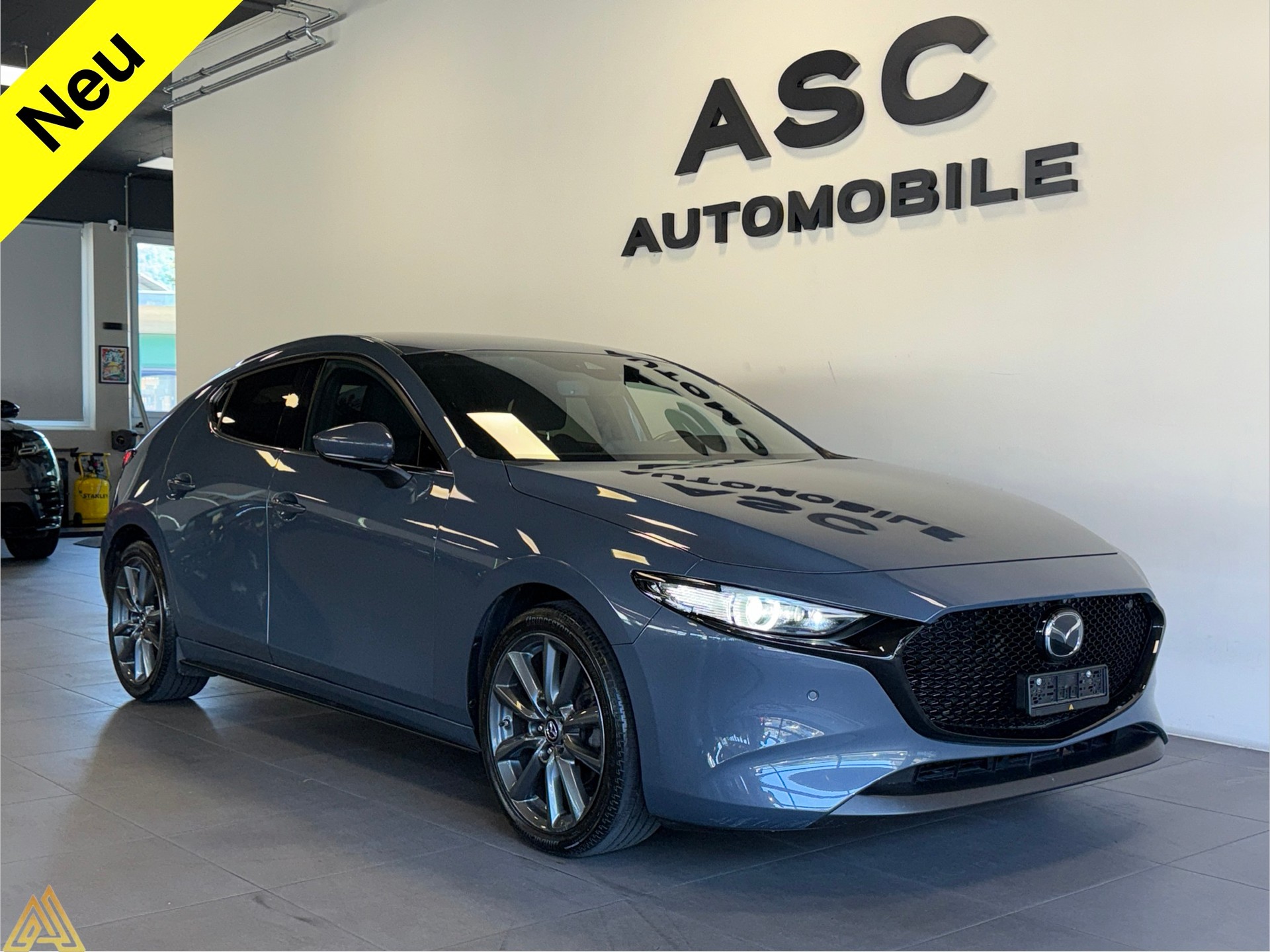MAZDA 3 Hatchback SKYACTIV-X MHybrid 186 Revolution AWD Automat-image-0