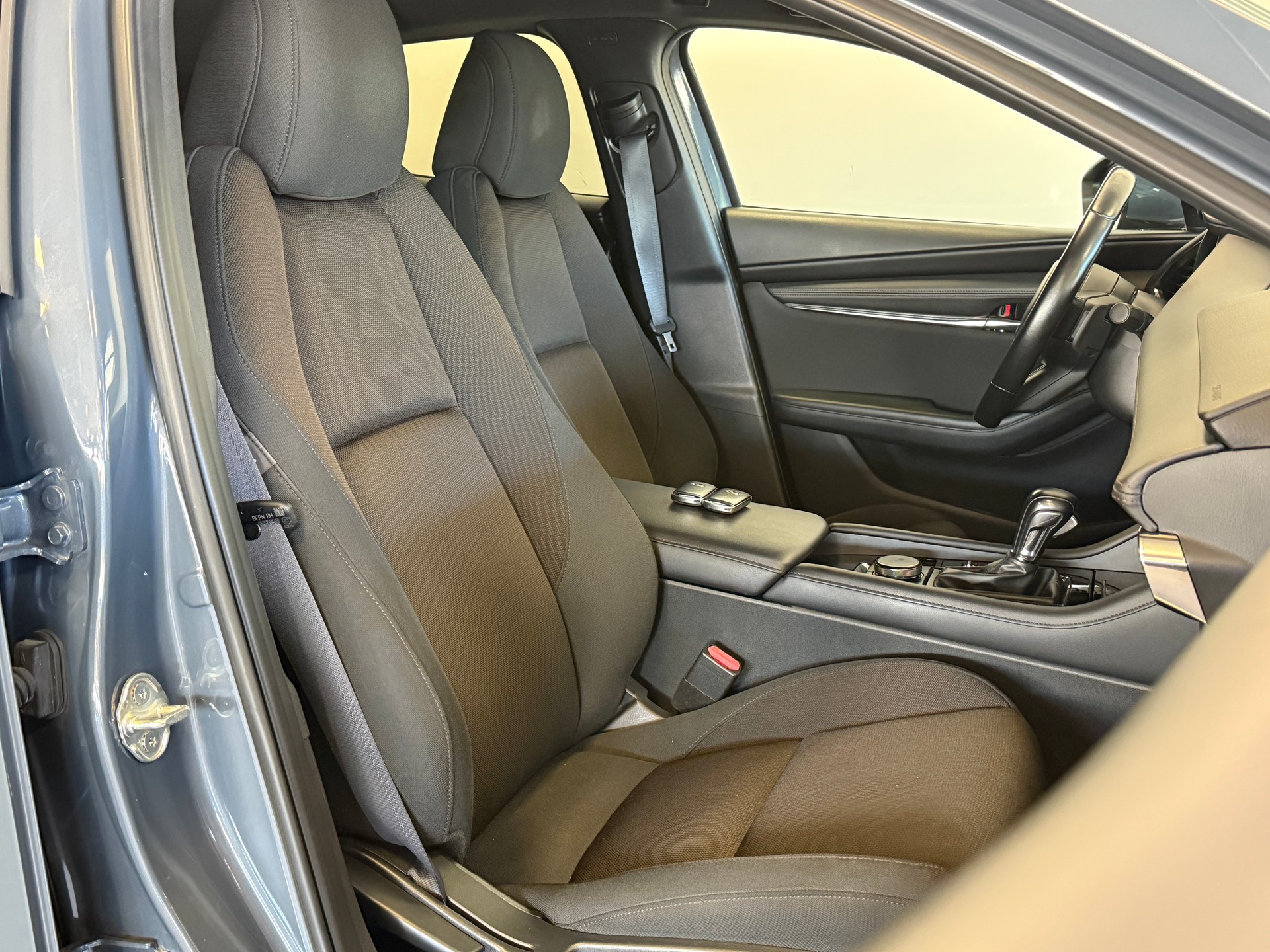 MAZDA 3 Hatchback SKYACTIV-X MHybrid 186 Revolution AWD Automat-image-13