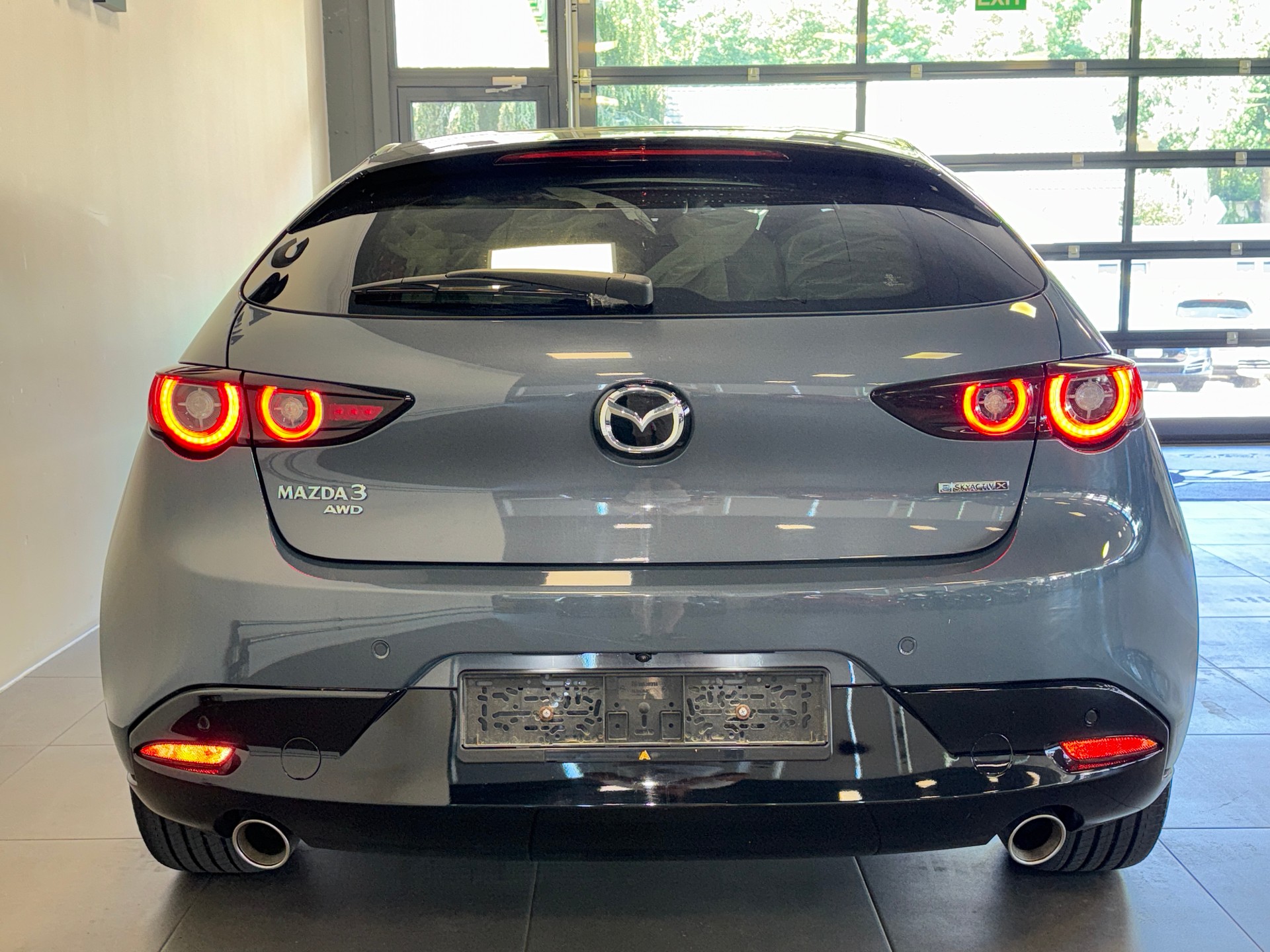 MAZDA 3 Hatchback SKYACTIV-X MHybrid 186 Revolution AWD Automat-image-4