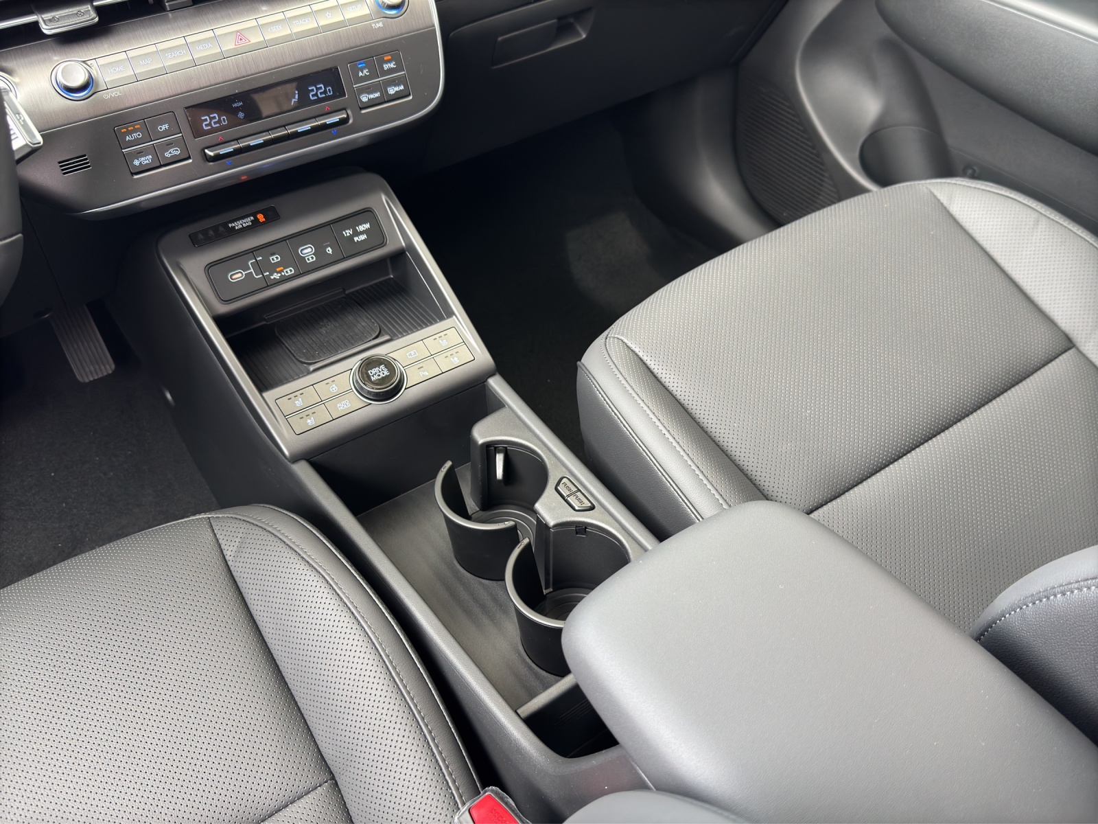 HYUNDAI Kona Electric Vertex 65,4 kWh-image-10