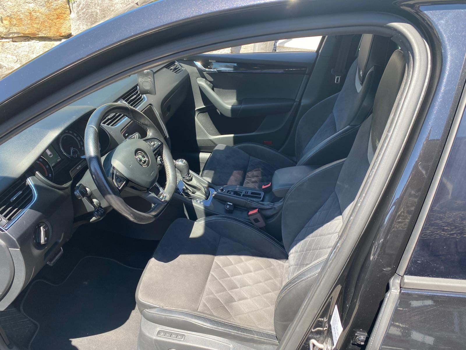 SKODA Octavia Combi 2.0 TSI RS 245 DSG-image-6