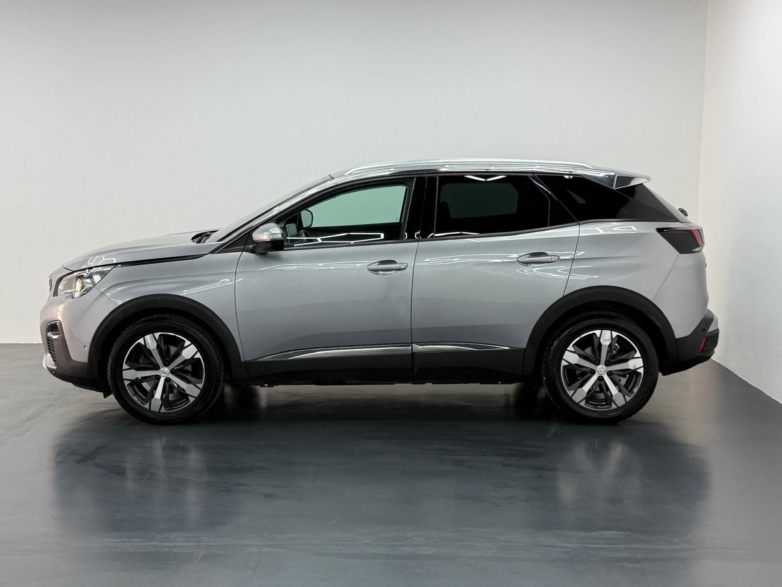 PEUGEOT 3008 1.2 PureTech Allure EAT-image-2