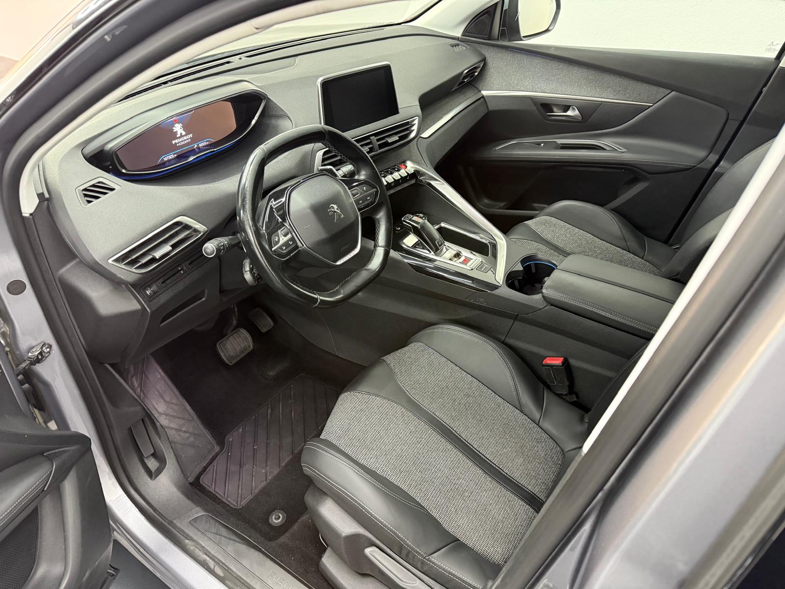 PEUGEOT 3008 1.2 PureTech Allure EAT-image-7