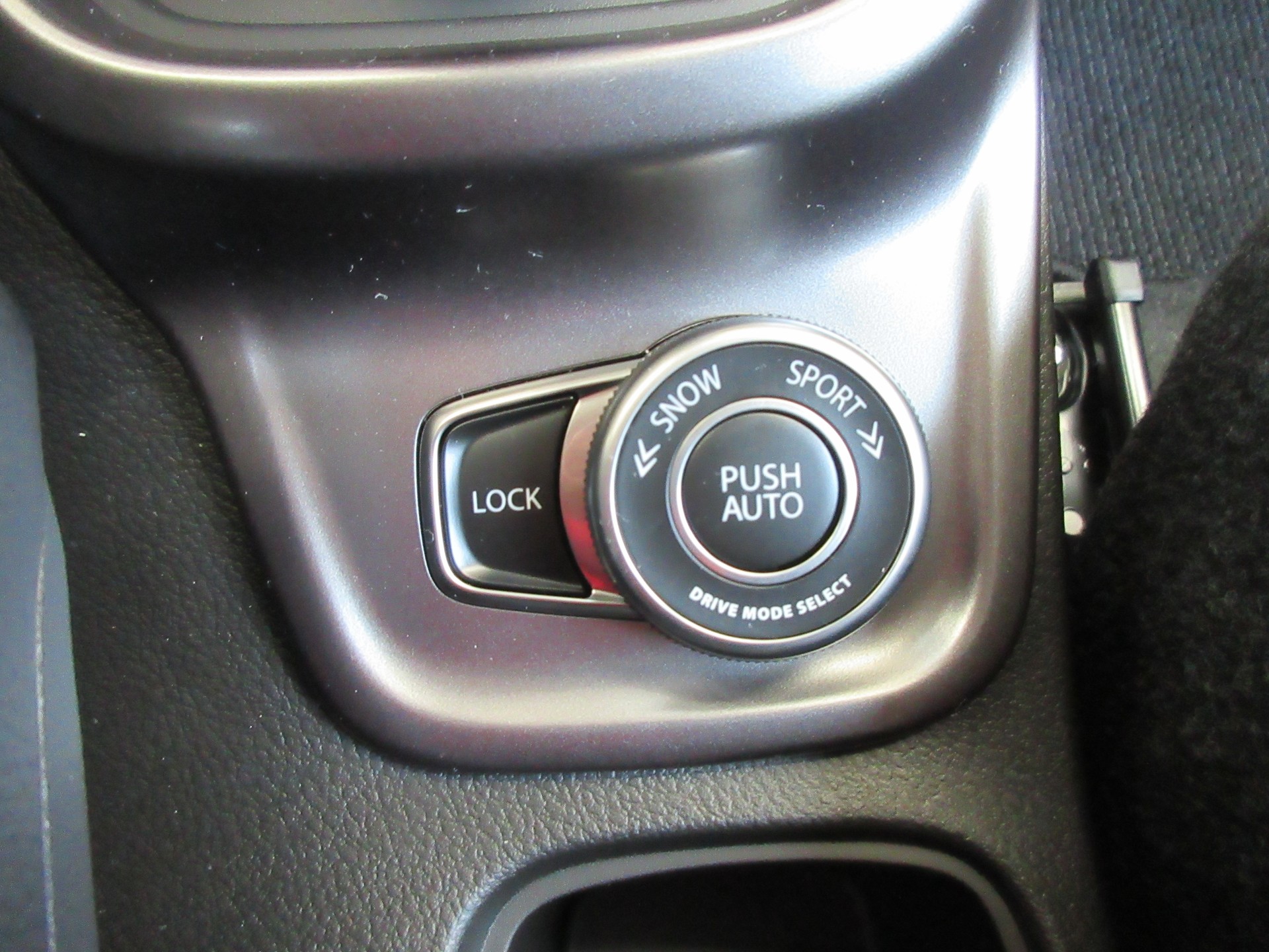 SUZUKI Vitara 1.4 Boosterjet Compact + 4x4 Hybrid Automatic-image-13