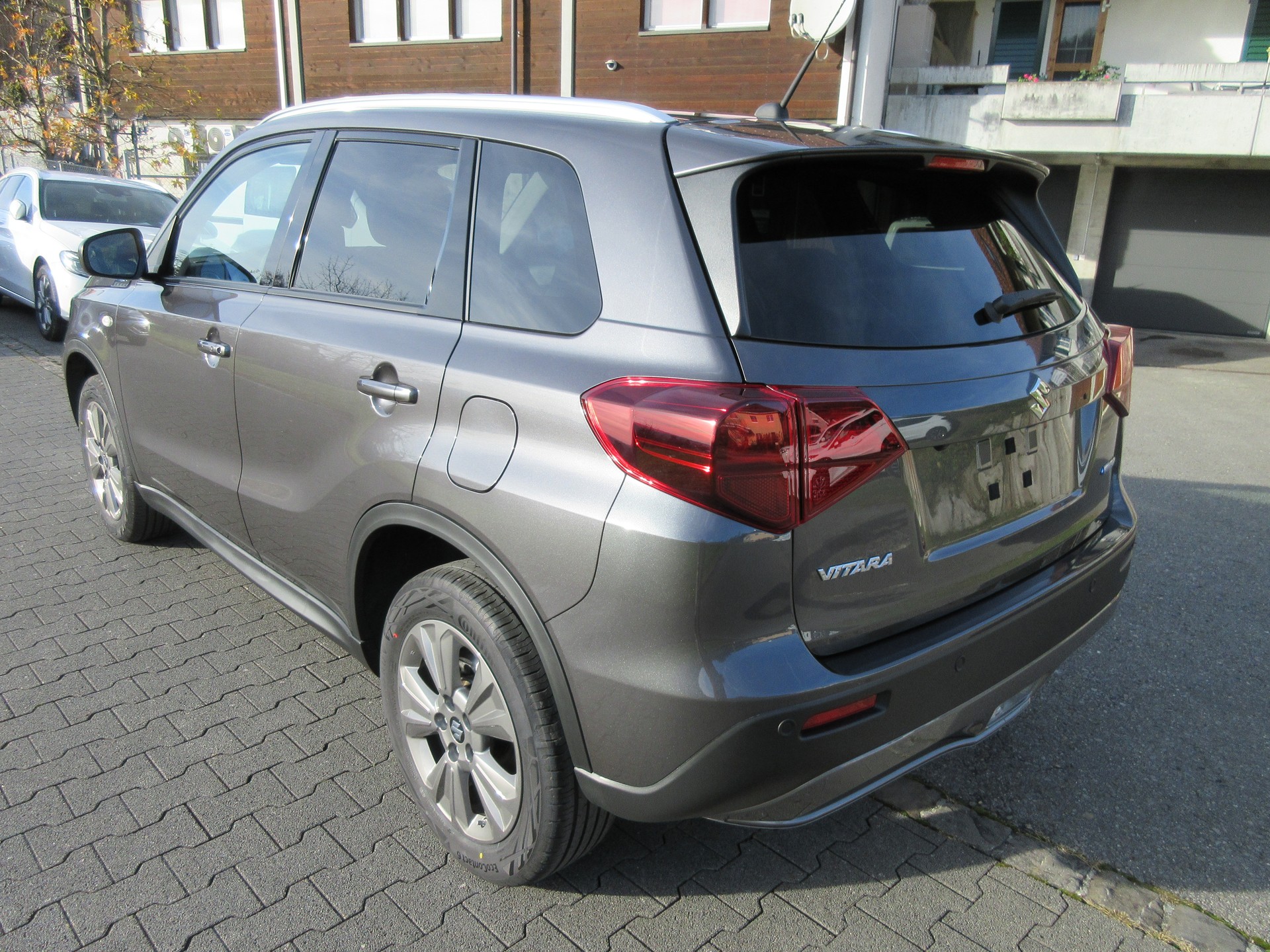 SUZUKI Vitara 1.4 Boosterjet Compact + 4x4 Hybrid Automatic-image-4