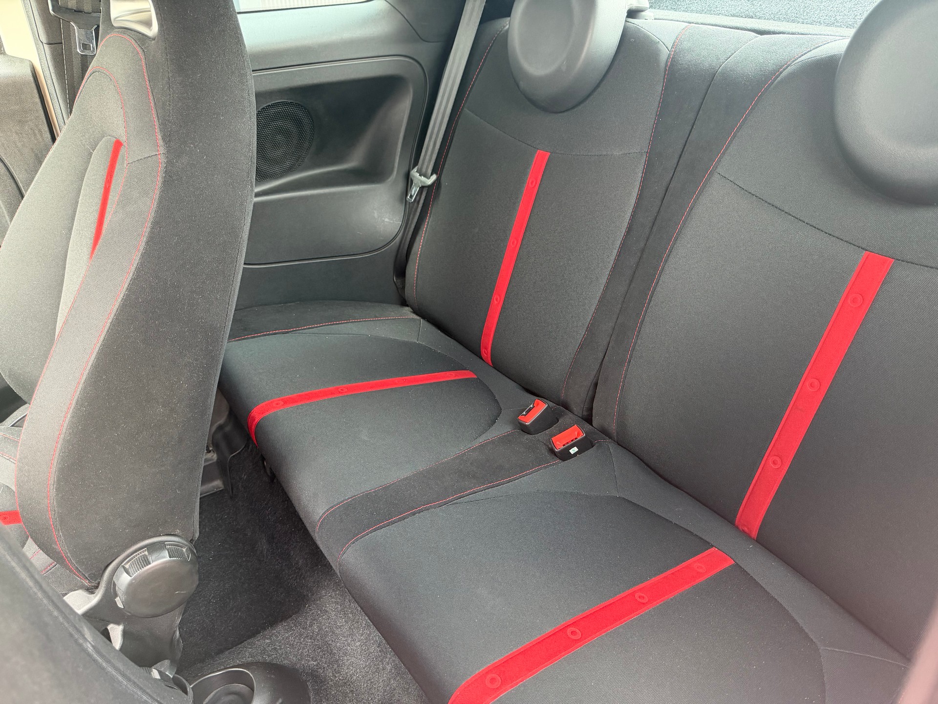 FIAT 500 1.4 16V Turbo Abarth-image-11