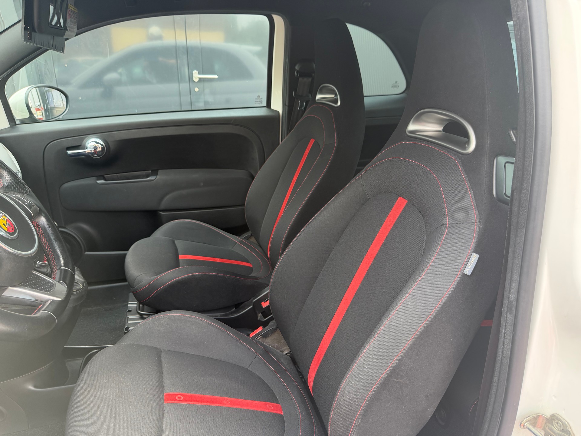 FIAT 500 1.4 16V Turbo Abarth-image-10